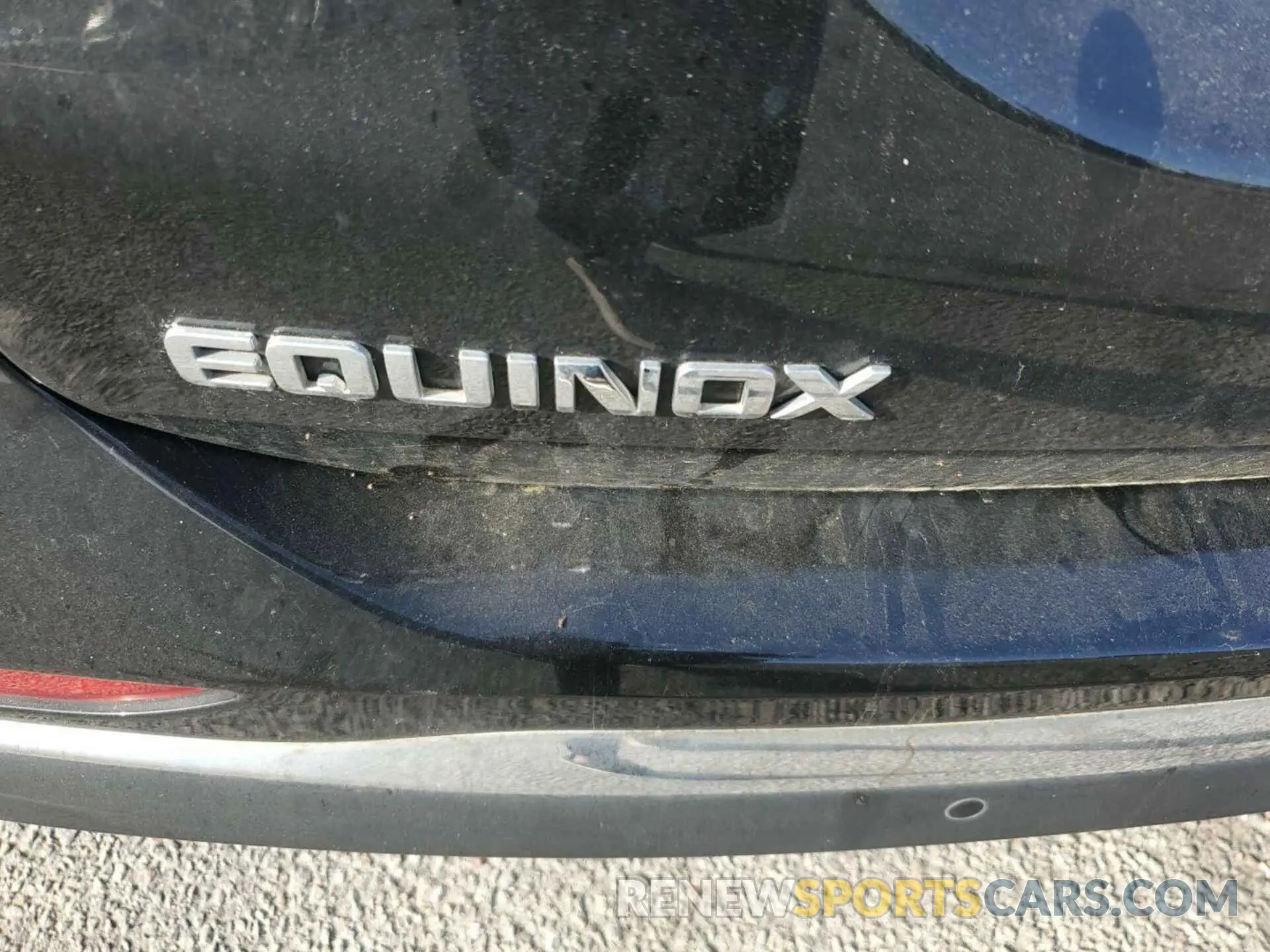 18 Photograph of a damaged car 2GNAXTEV7K6257664 CHEVROLET EQUINOX 2019