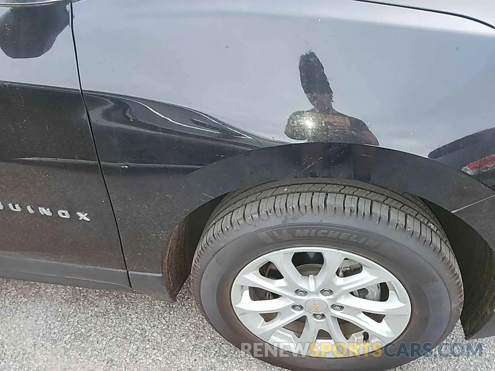 32 Photograph of a damaged car 2GNAXTEV7K6257664 CHEVROLET EQUINOX 2019