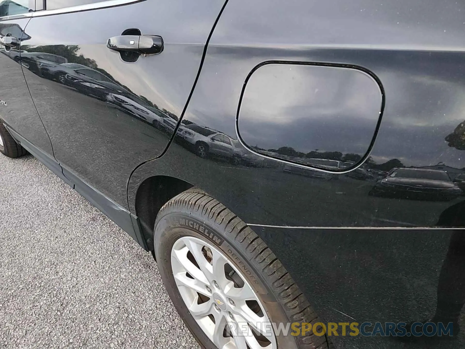 4 Photograph of a damaged car 2GNAXTEV7K6257664 CHEVROLET EQUINOX 2019