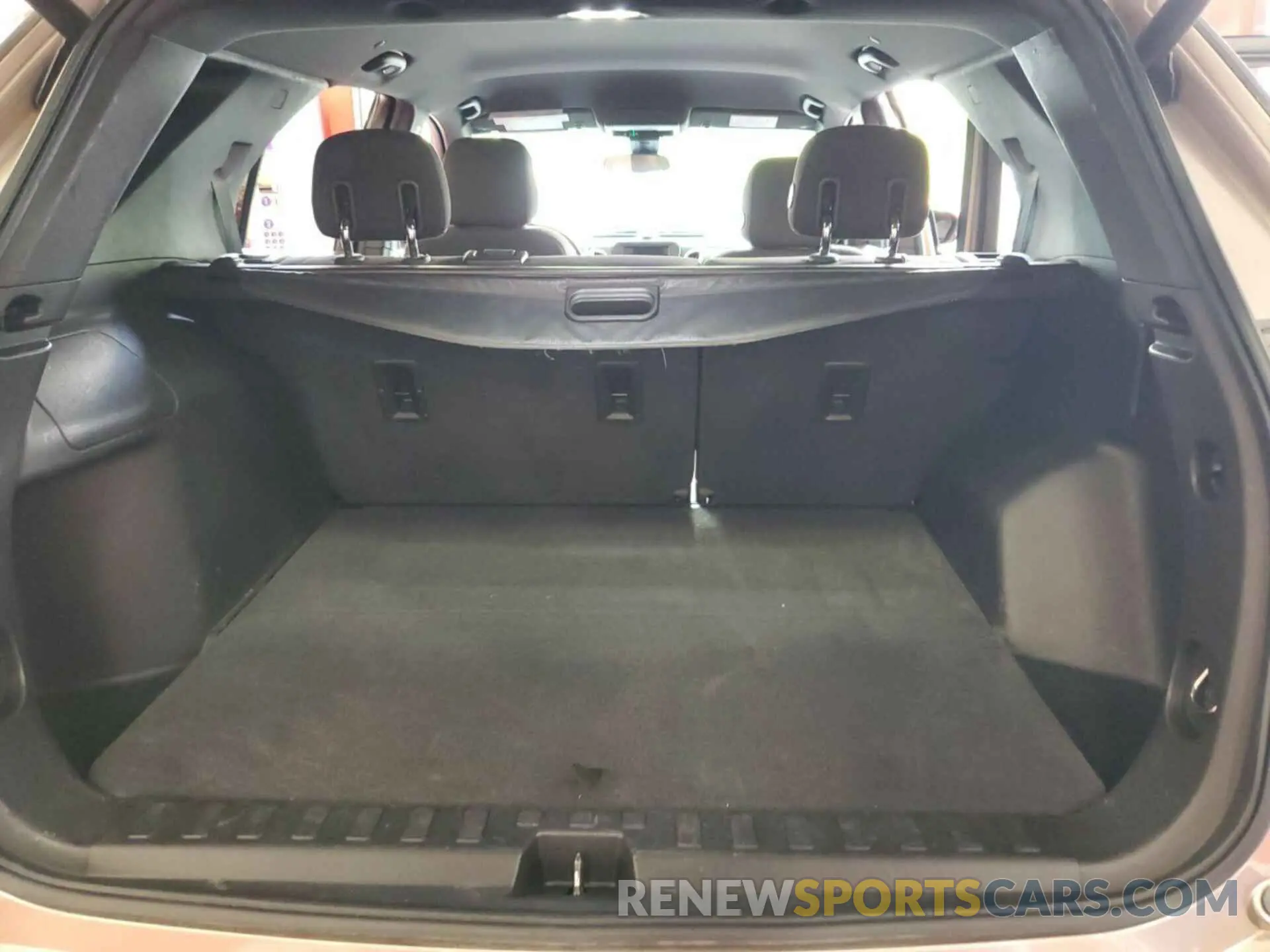 13 Photograph of a damaged car 2GNAXTEV7K6258068 CHEVROLET EQUINOX 2019