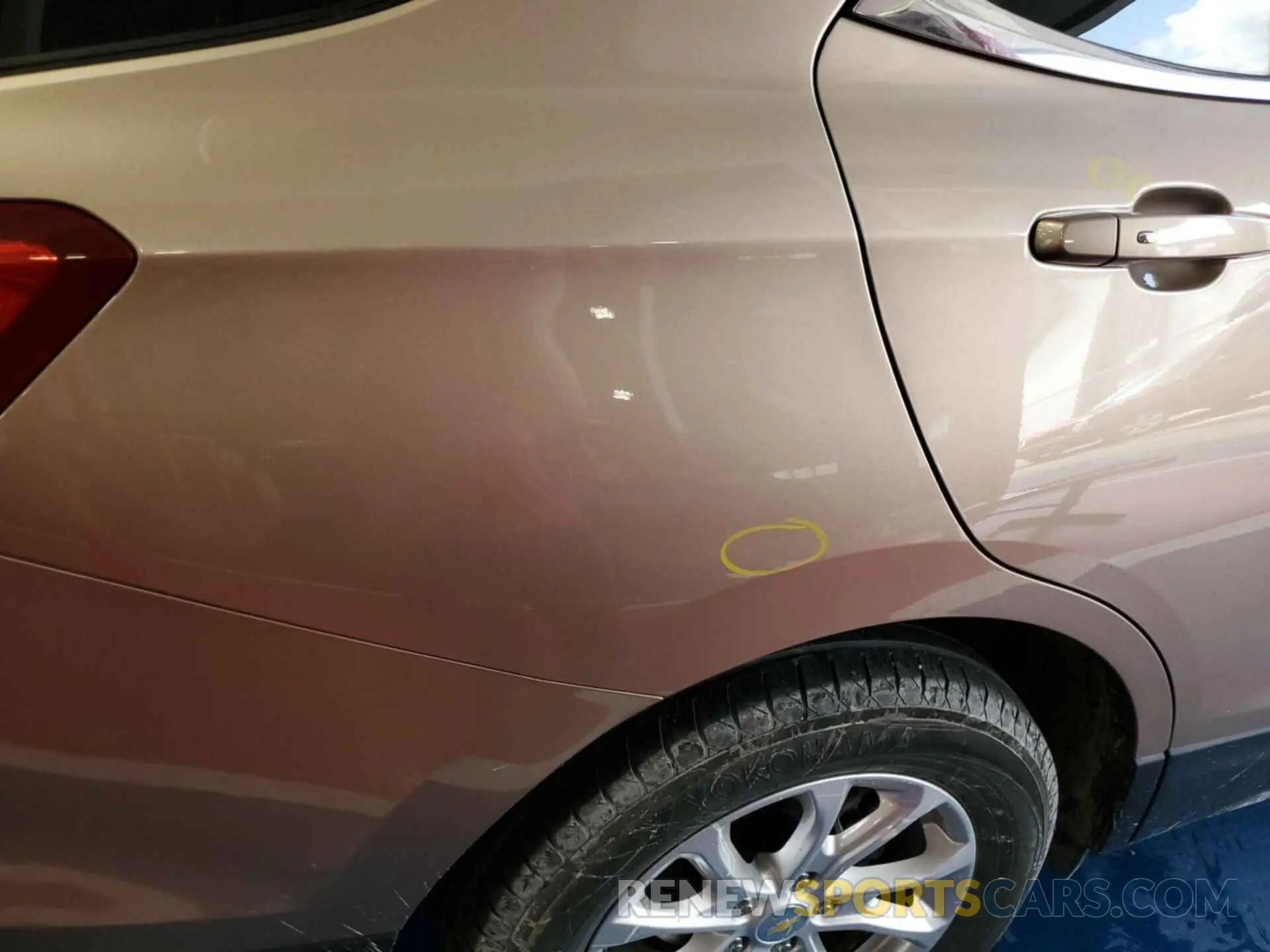 17 Photograph of a damaged car 2GNAXTEV7K6258068 CHEVROLET EQUINOX 2019