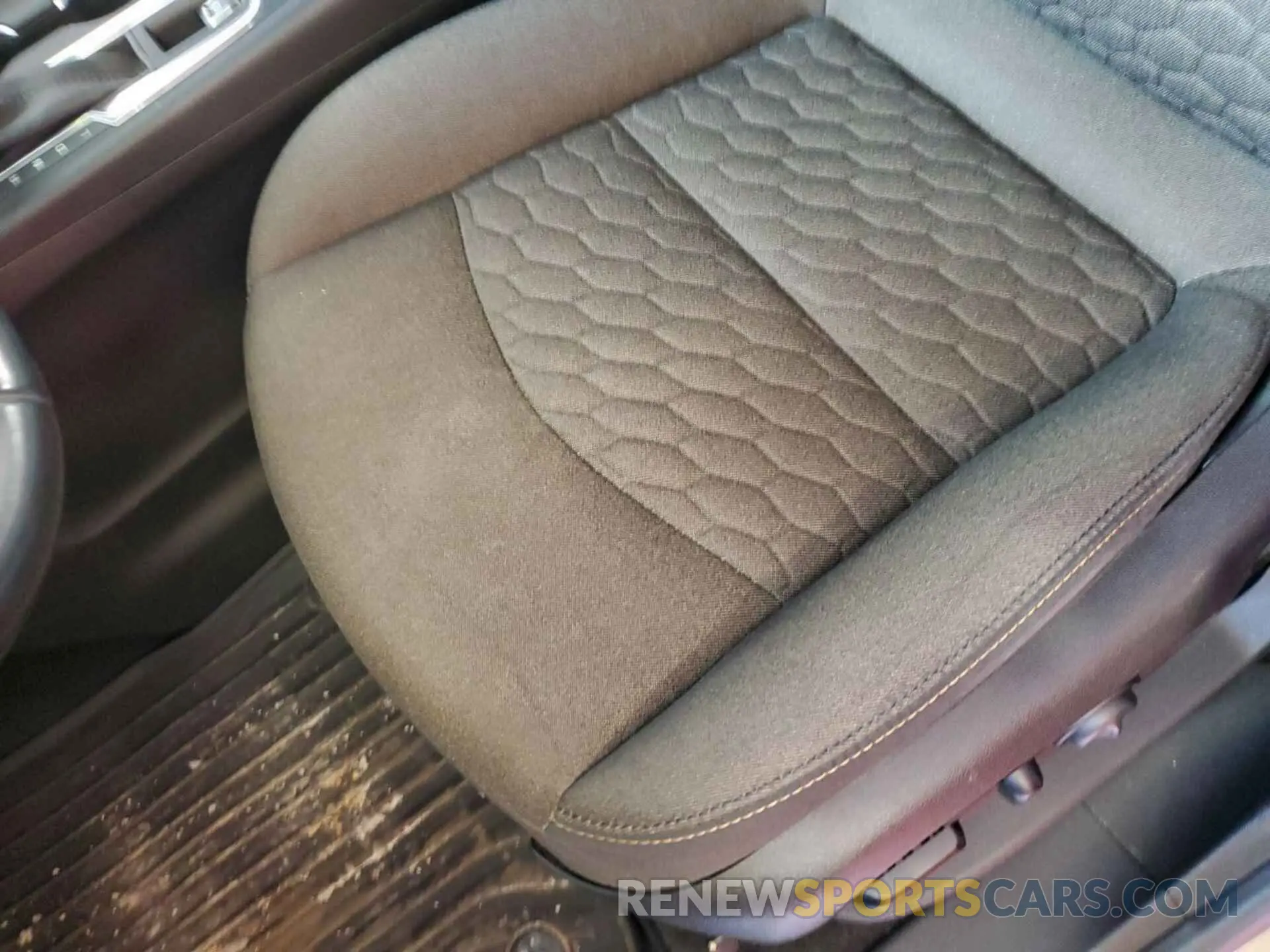 20 Photograph of a damaged car 2GNAXTEV7K6258068 CHEVROLET EQUINOX 2019