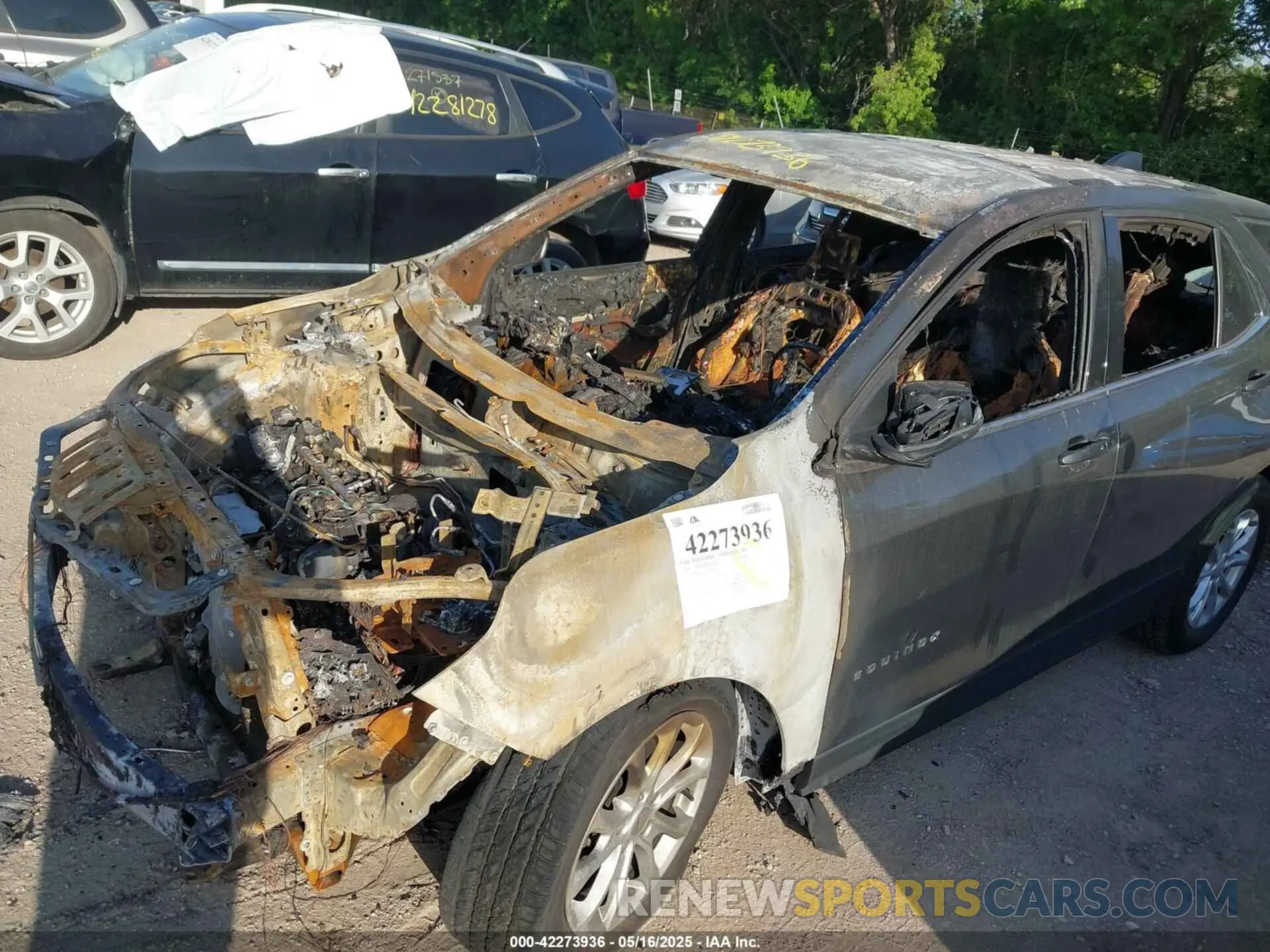 11 Photograph of a damaged car 2GNAXTEV7K6286825 CHEVROLET EQUINOX 2019