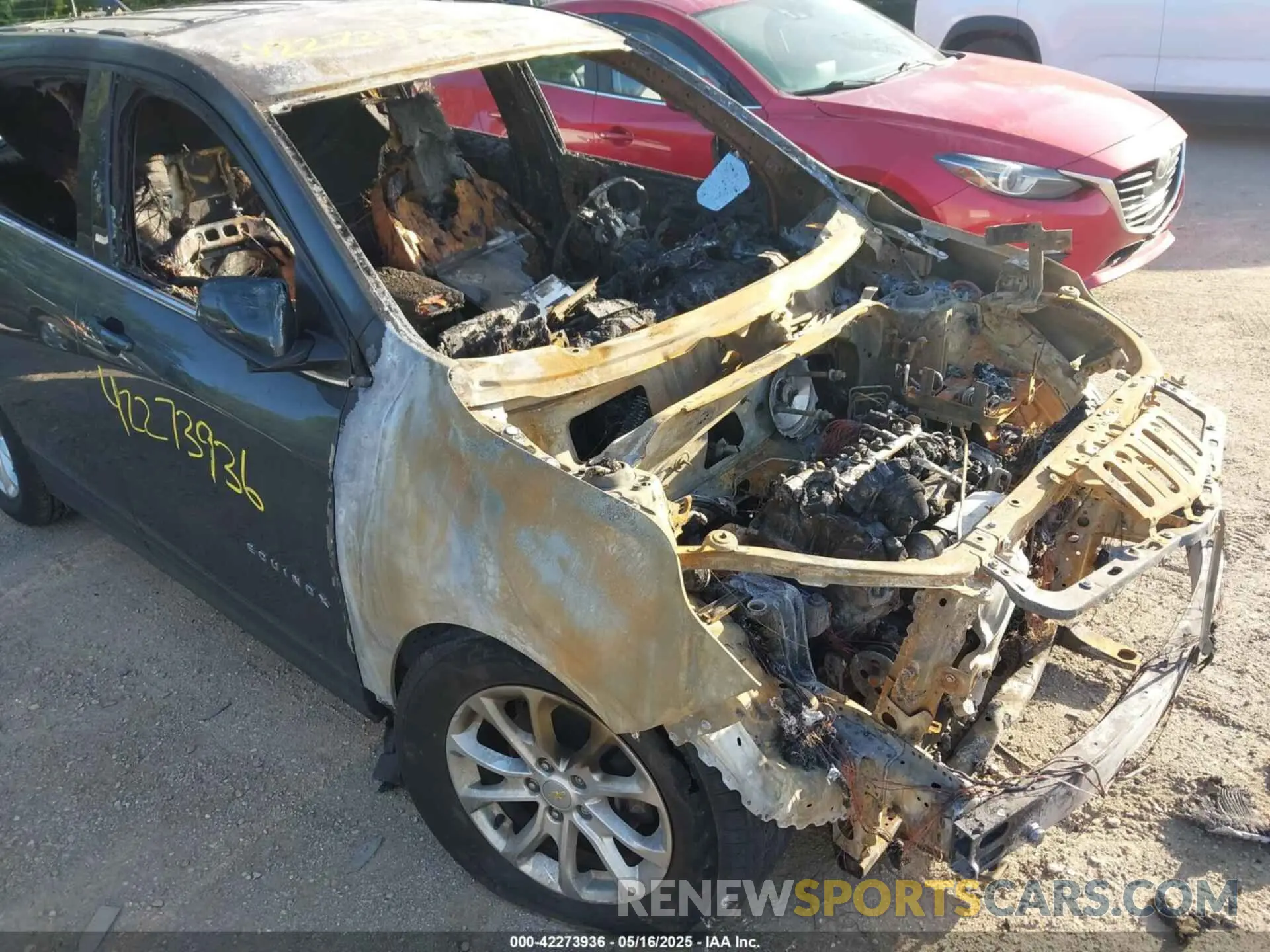 12 Photograph of a damaged car 2GNAXTEV7K6286825 CHEVROLET EQUINOX 2019