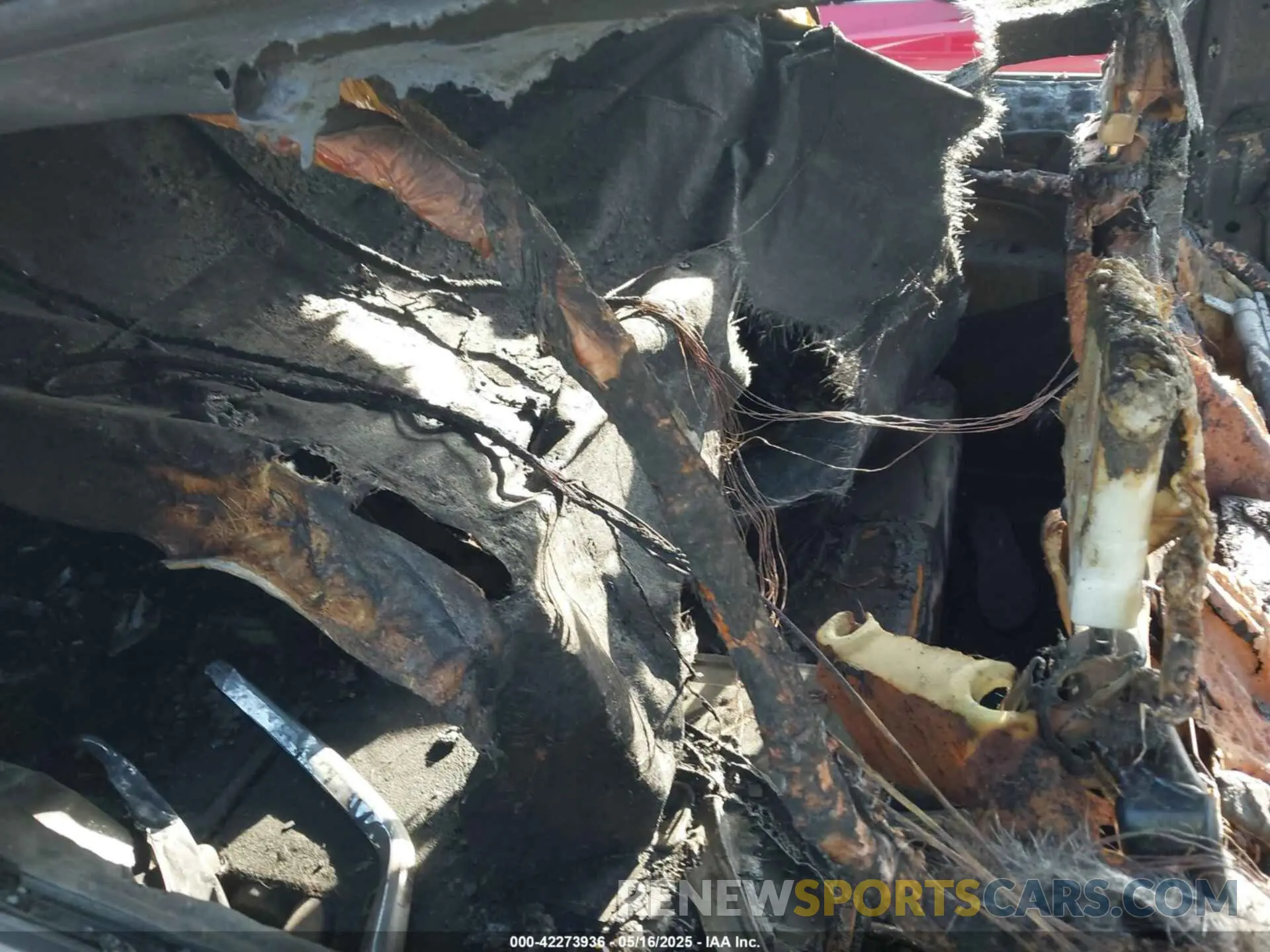 8 Photograph of a damaged car 2GNAXTEV7K6286825 CHEVROLET EQUINOX 2019