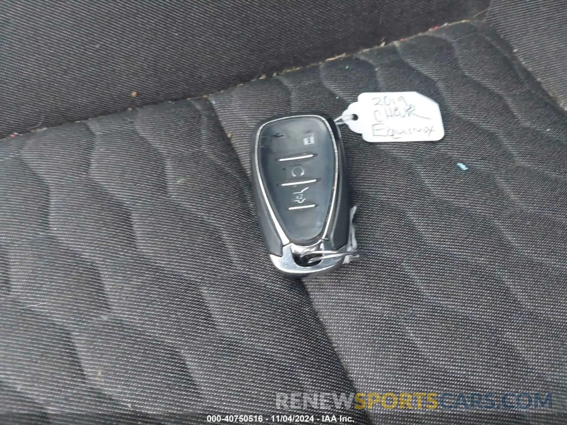 11 Photograph of a damaged car 2GNAXTEV8K6152020 CHEVROLET EQUINOX 2019