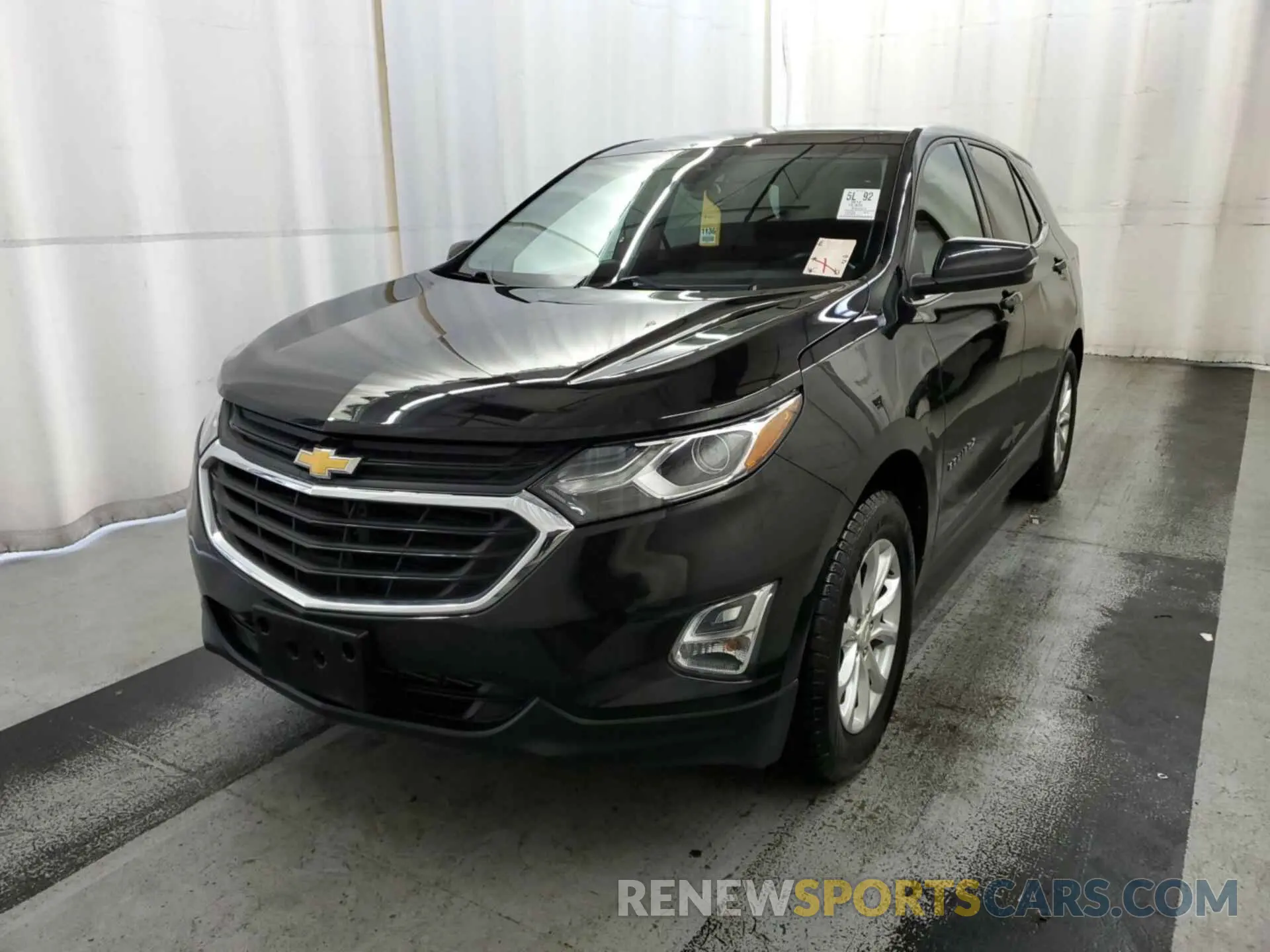 10 Photograph of a damaged car 2GNAXTEV8K6256328 CHEVROLET EQUINOX 2019