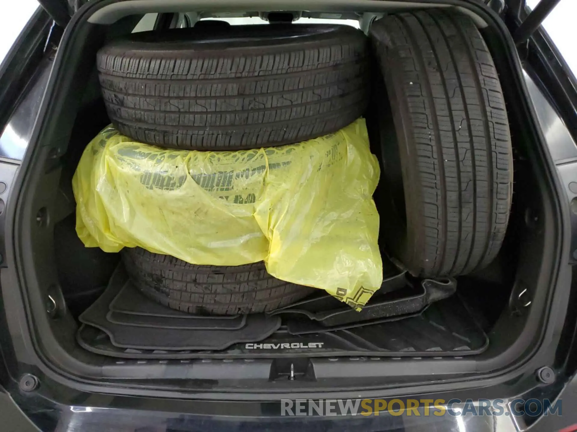 13 Photograph of a damaged car 2GNAXTEV8K6256328 CHEVROLET EQUINOX 2019