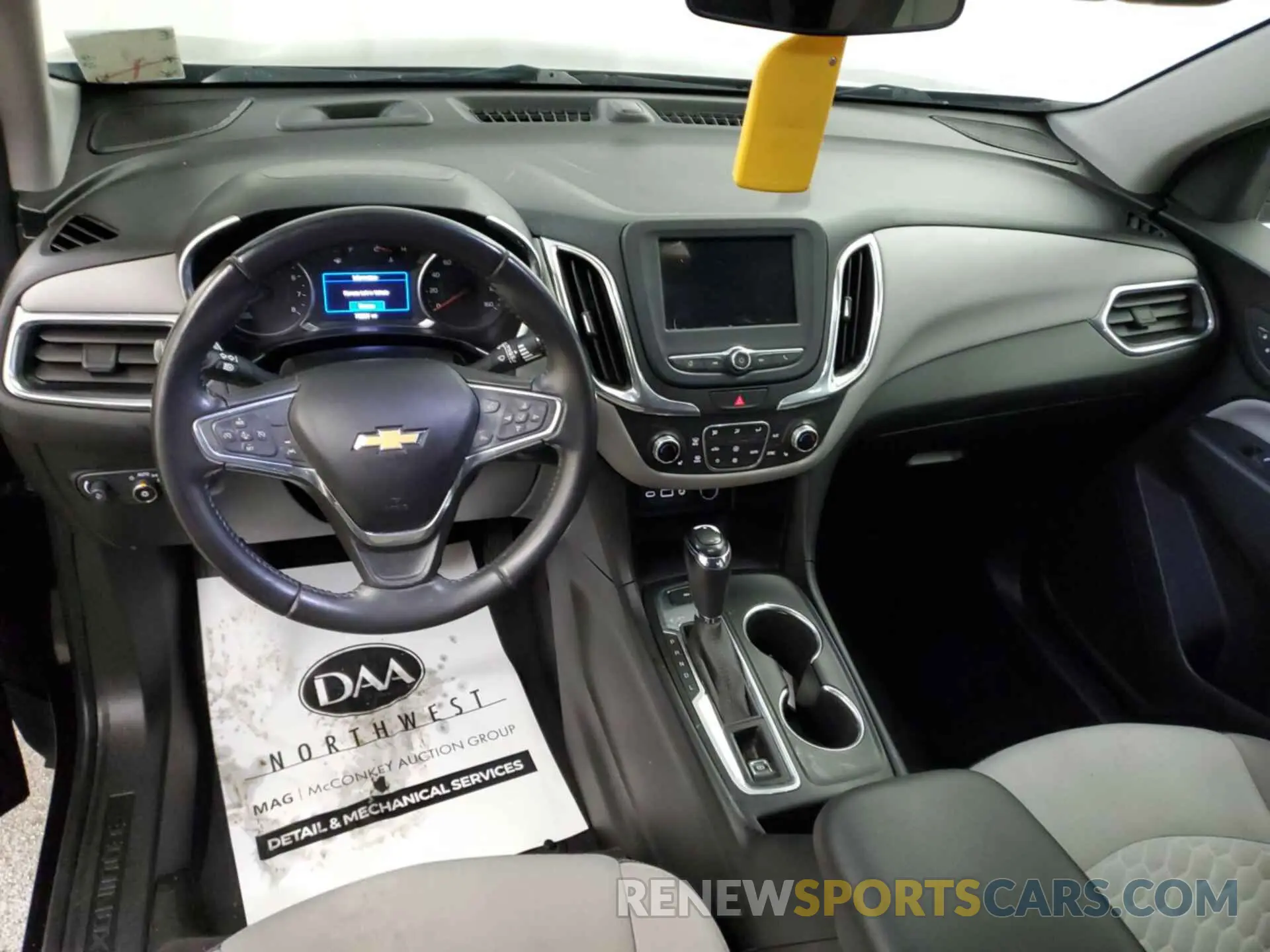 19 Photograph of a damaged car 2GNAXTEV8K6256328 CHEVROLET EQUINOX 2019