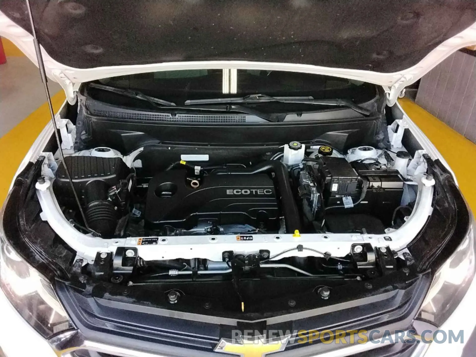 17 Photograph of a damaged car 2GNAXTEV8K6257270 CHEVROLET EQUINOX 2019