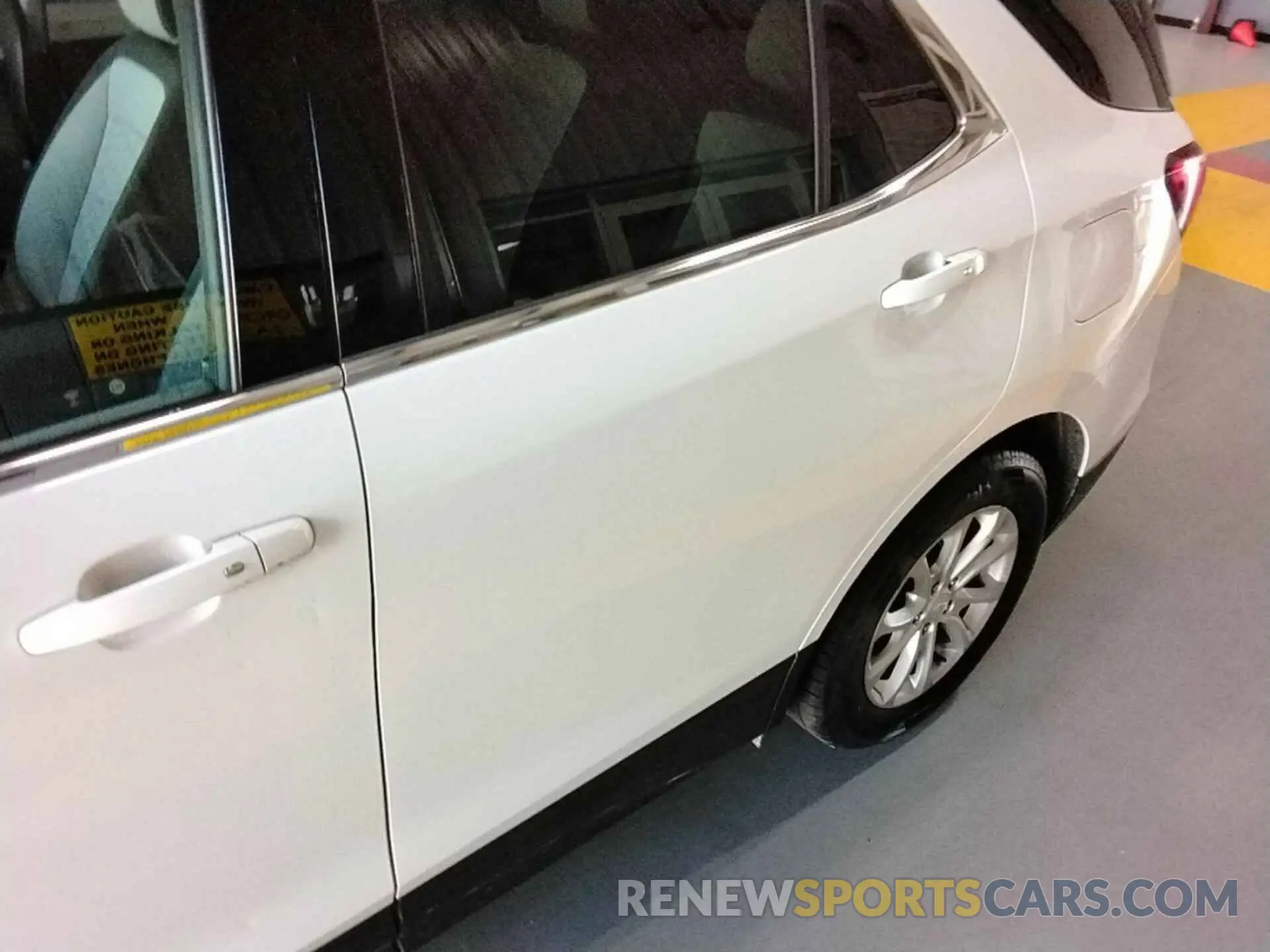 24 Photograph of a damaged car 2GNAXTEV8K6257270 CHEVROLET EQUINOX 2019