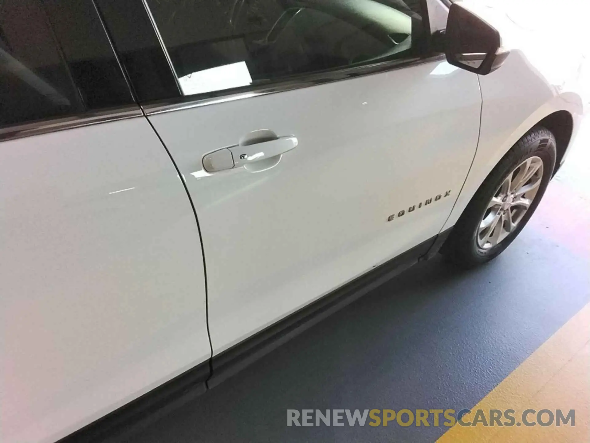 3 Photograph of a damaged car 2GNAXTEV8K6257270 CHEVROLET EQUINOX 2019