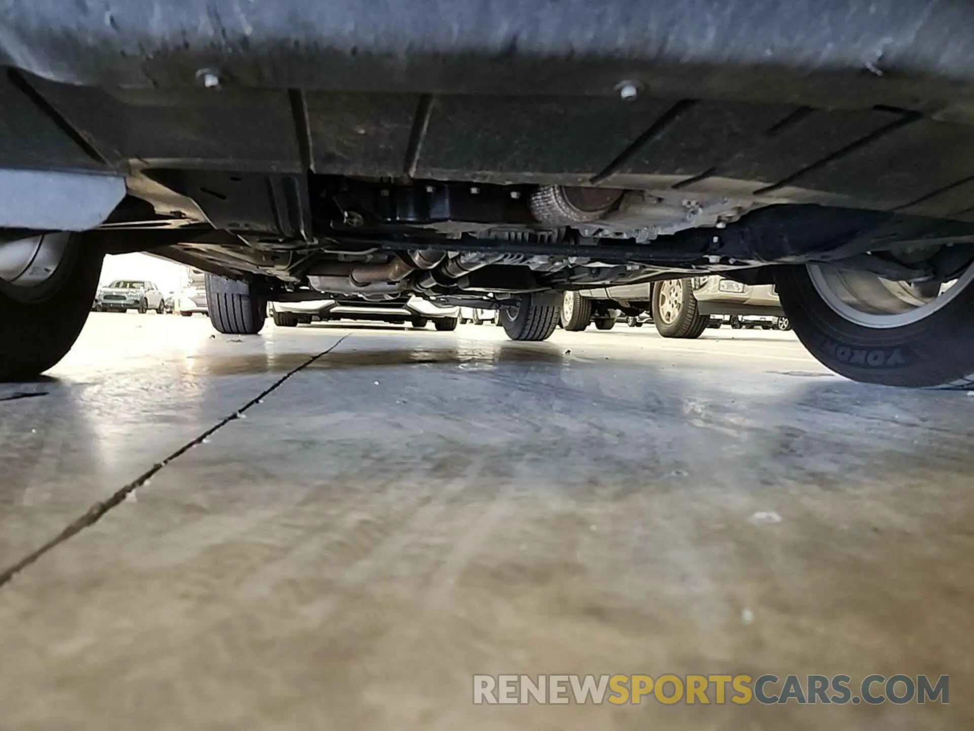 10 Photograph of a damaged car 2GNAXTEV8K6257804 CHEVROLET EQUINOX 2019