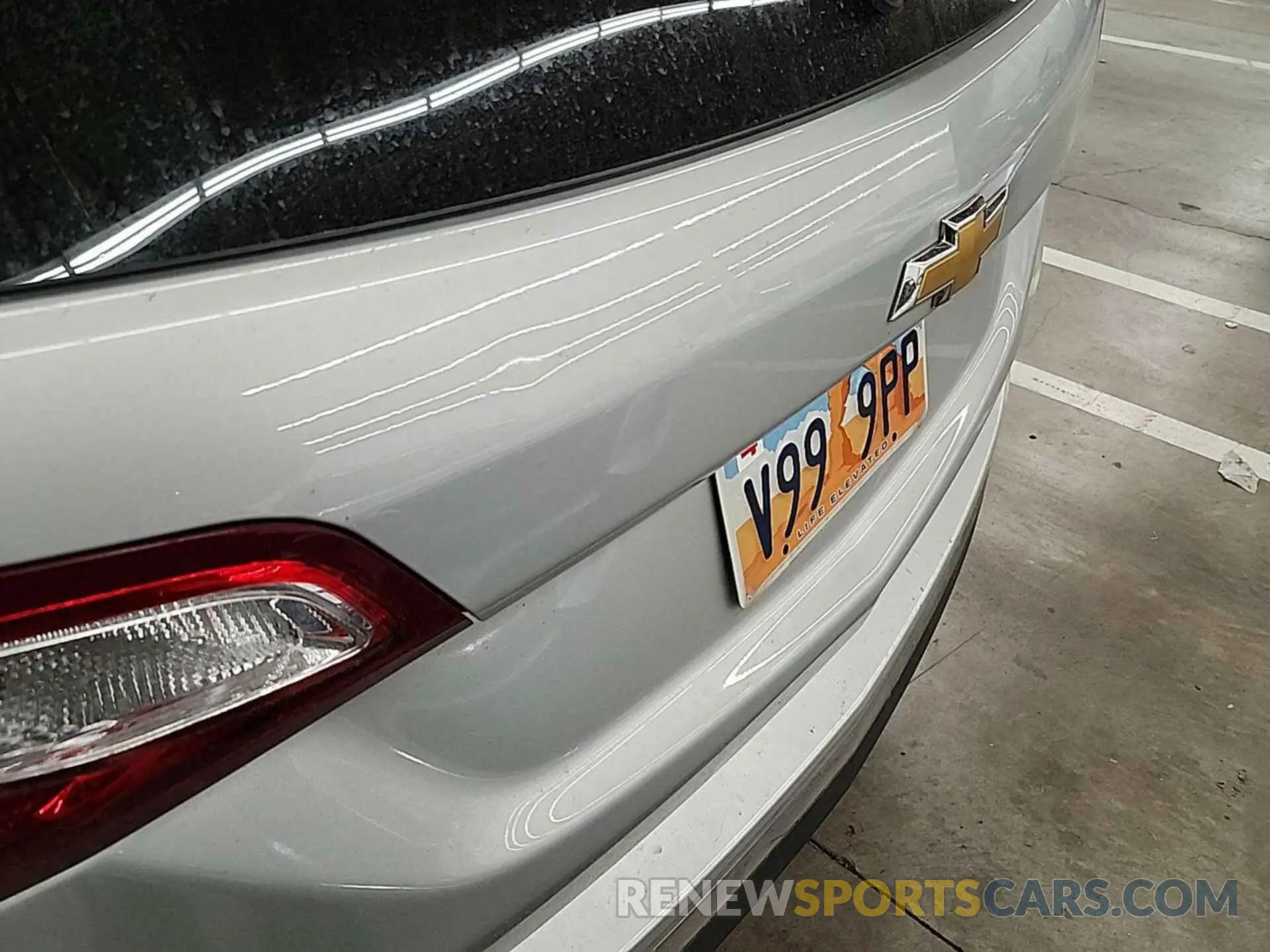 21 Photograph of a damaged car 2GNAXTEV8K6257804 CHEVROLET EQUINOX 2019