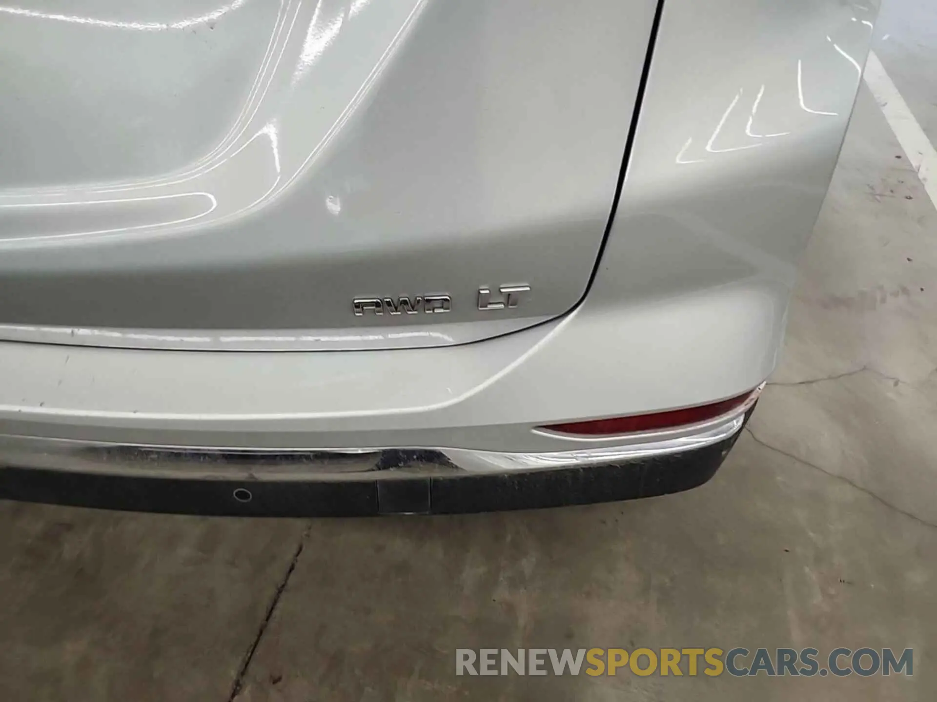 24 Photograph of a damaged car 2GNAXTEV8K6257804 CHEVROLET EQUINOX 2019