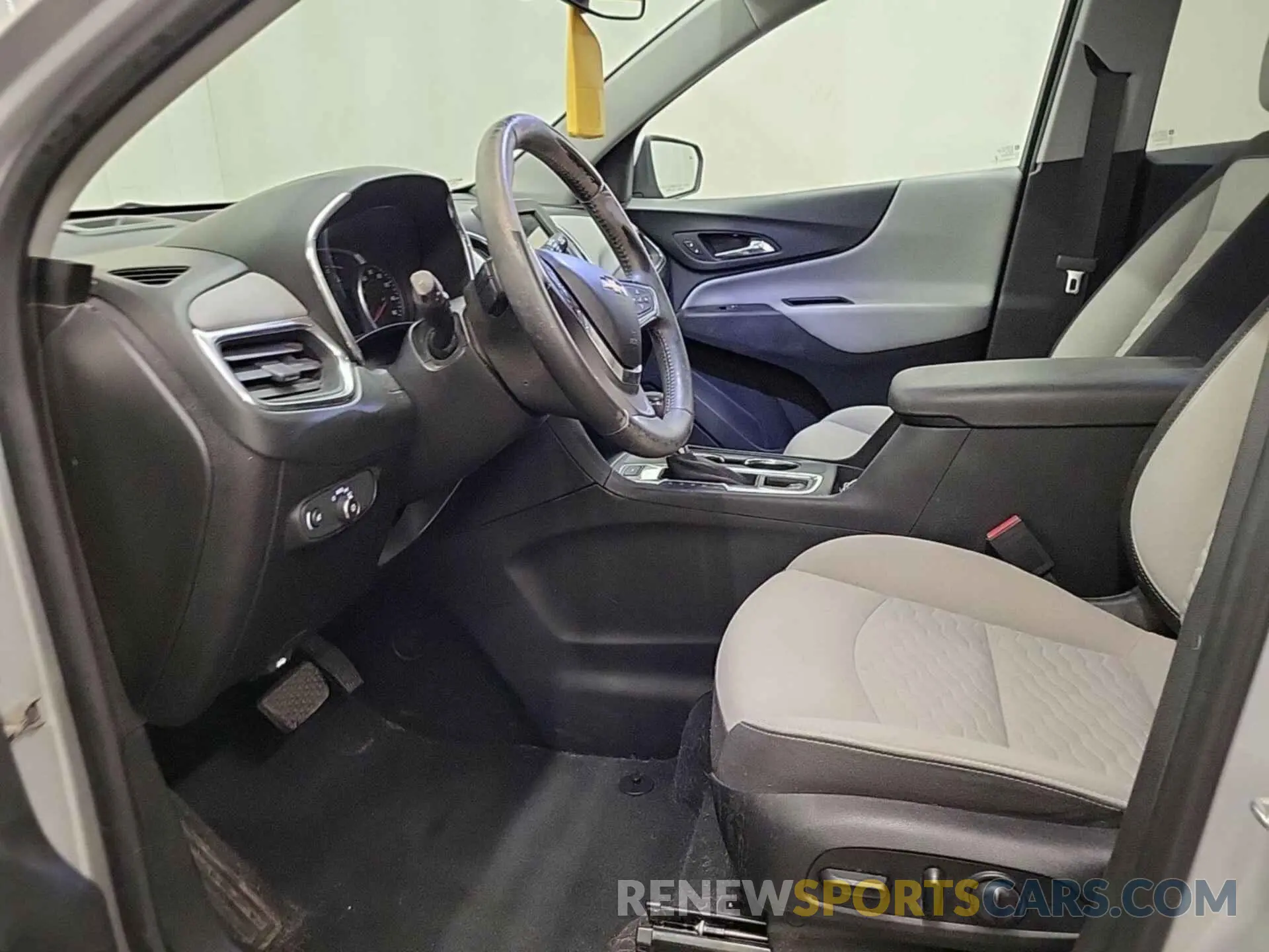 7 Photograph of a damaged car 2GNAXTEV8K6257804 CHEVROLET EQUINOX 2019