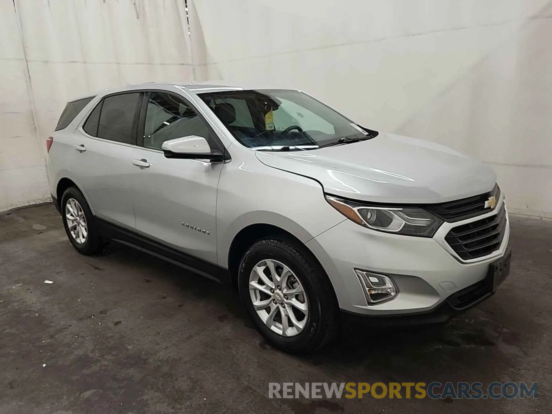 8 Photograph of a damaged car 2GNAXTEV8K6257804 CHEVROLET EQUINOX 2019