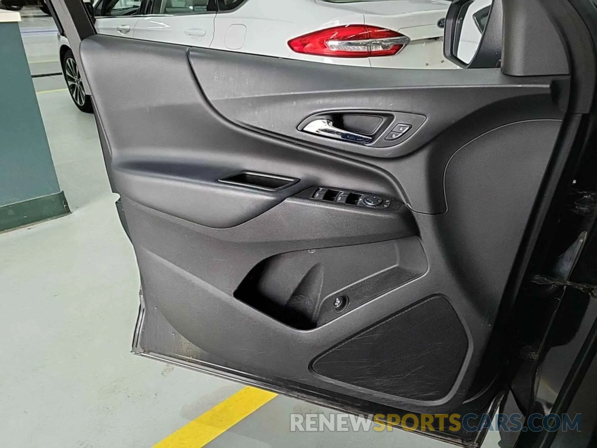 14 Photograph of a damaged car 2GNAXTEV8K6259682 CHEVROLET EQUINOX 2019