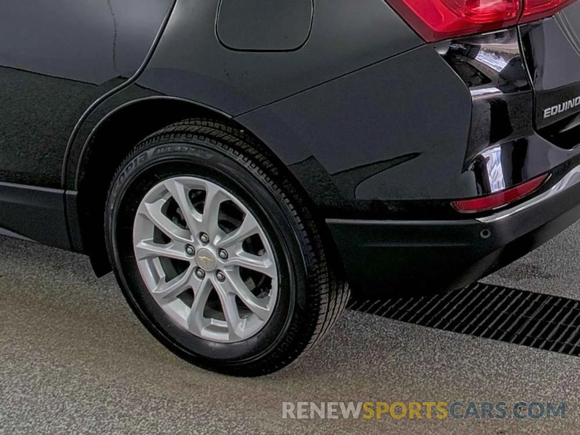 16 Photograph of a damaged car 2GNAXTEV8K6259682 CHEVROLET EQUINOX 2019