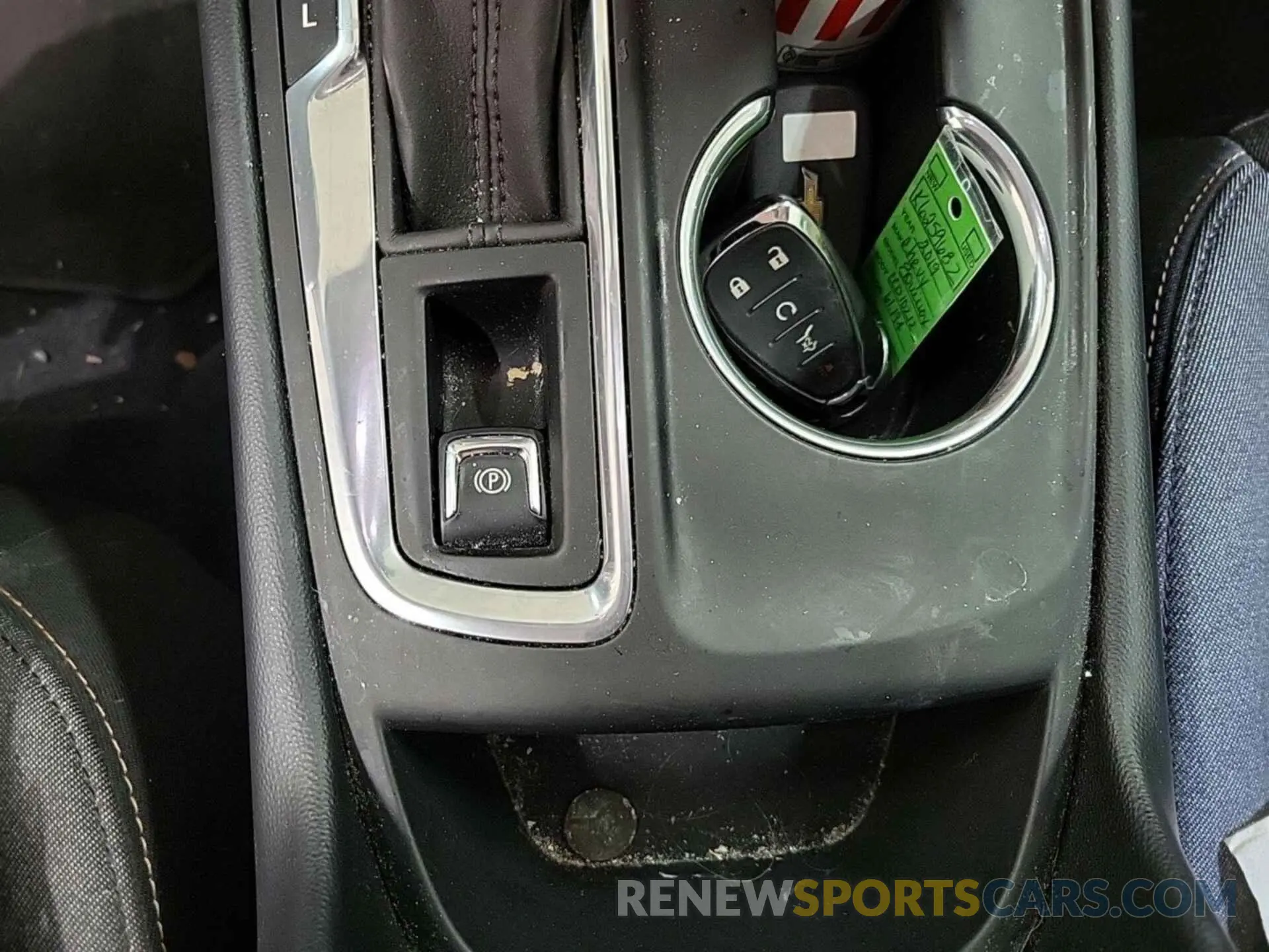19 Photograph of a damaged car 2GNAXTEV8K6259682 CHEVROLET EQUINOX 2019