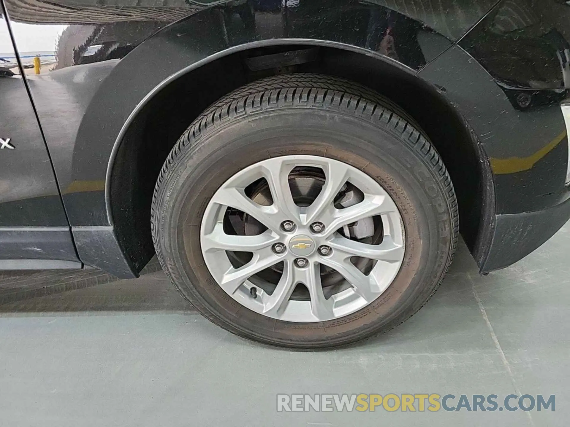 31 Photograph of a damaged car 2GNAXTEV8K6259682 CHEVROLET EQUINOX 2019