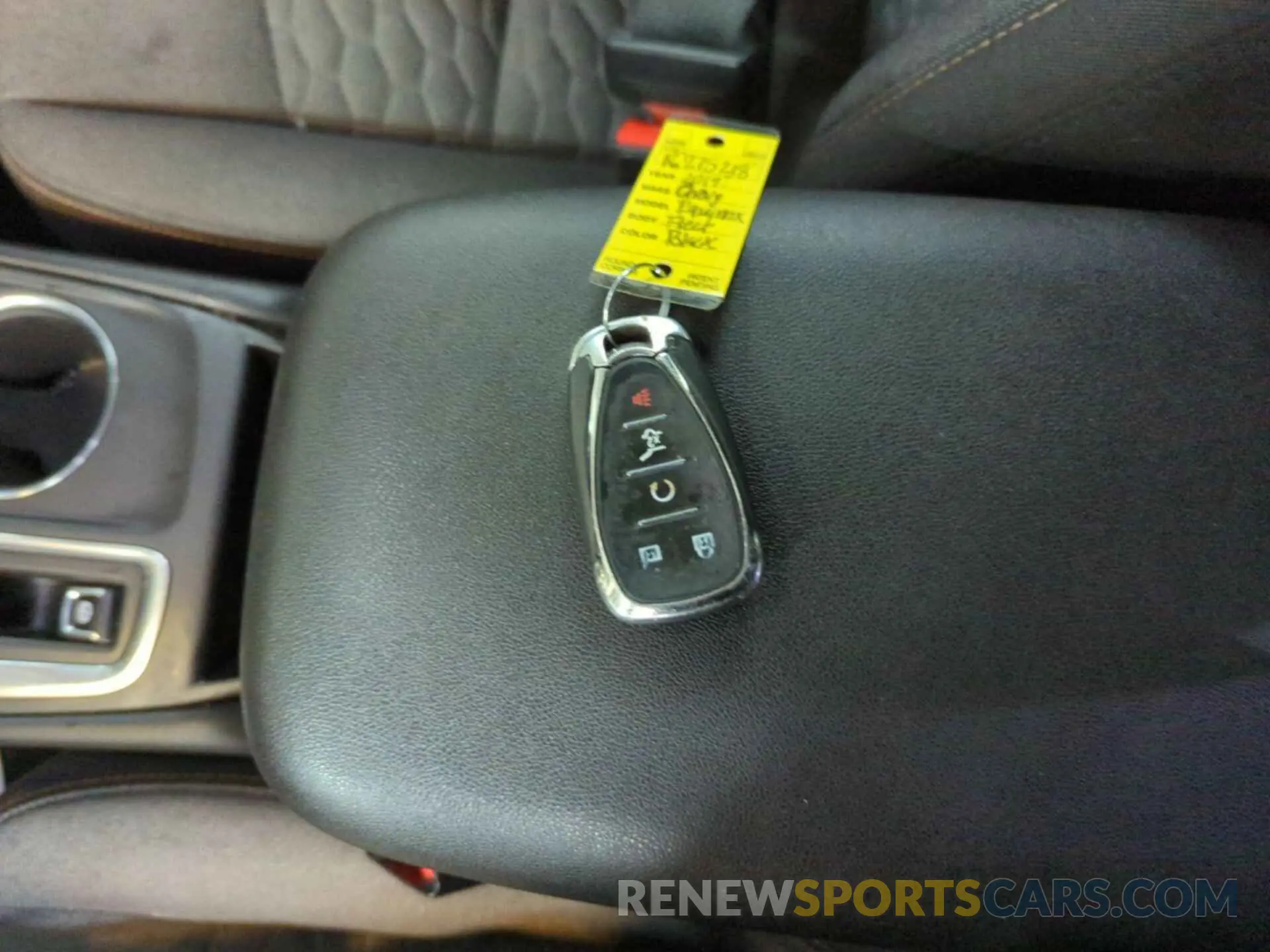 17 Photograph of a damaged car 2GNAXTEV8K6275218 CHEVROLET EQUINOX 2019