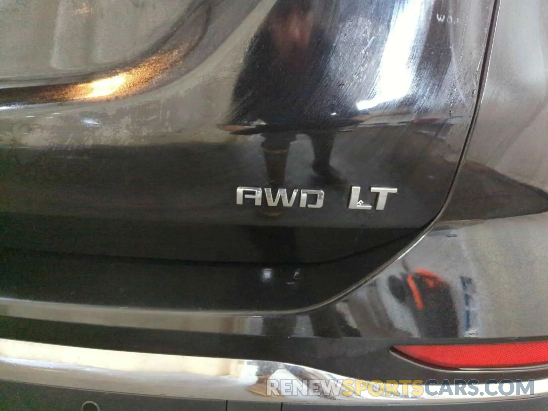 21 Photograph of a damaged car 2GNAXTEV8K6275218 CHEVROLET EQUINOX 2019