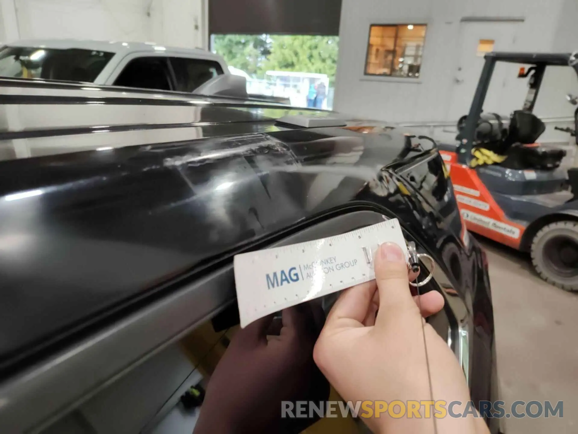 6 Photograph of a damaged car 2GNAXTEV8K6275218 CHEVROLET EQUINOX 2019