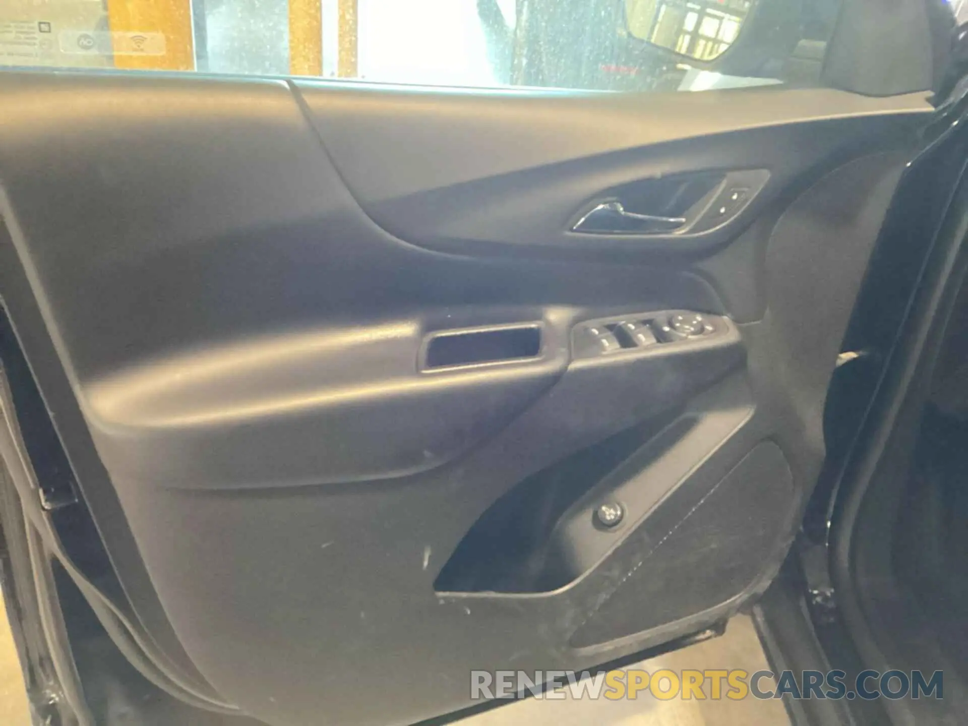 17 Photograph of a damaged car 2GNAXTEV9K6165388 CHEVROLET EQUINOX 2019