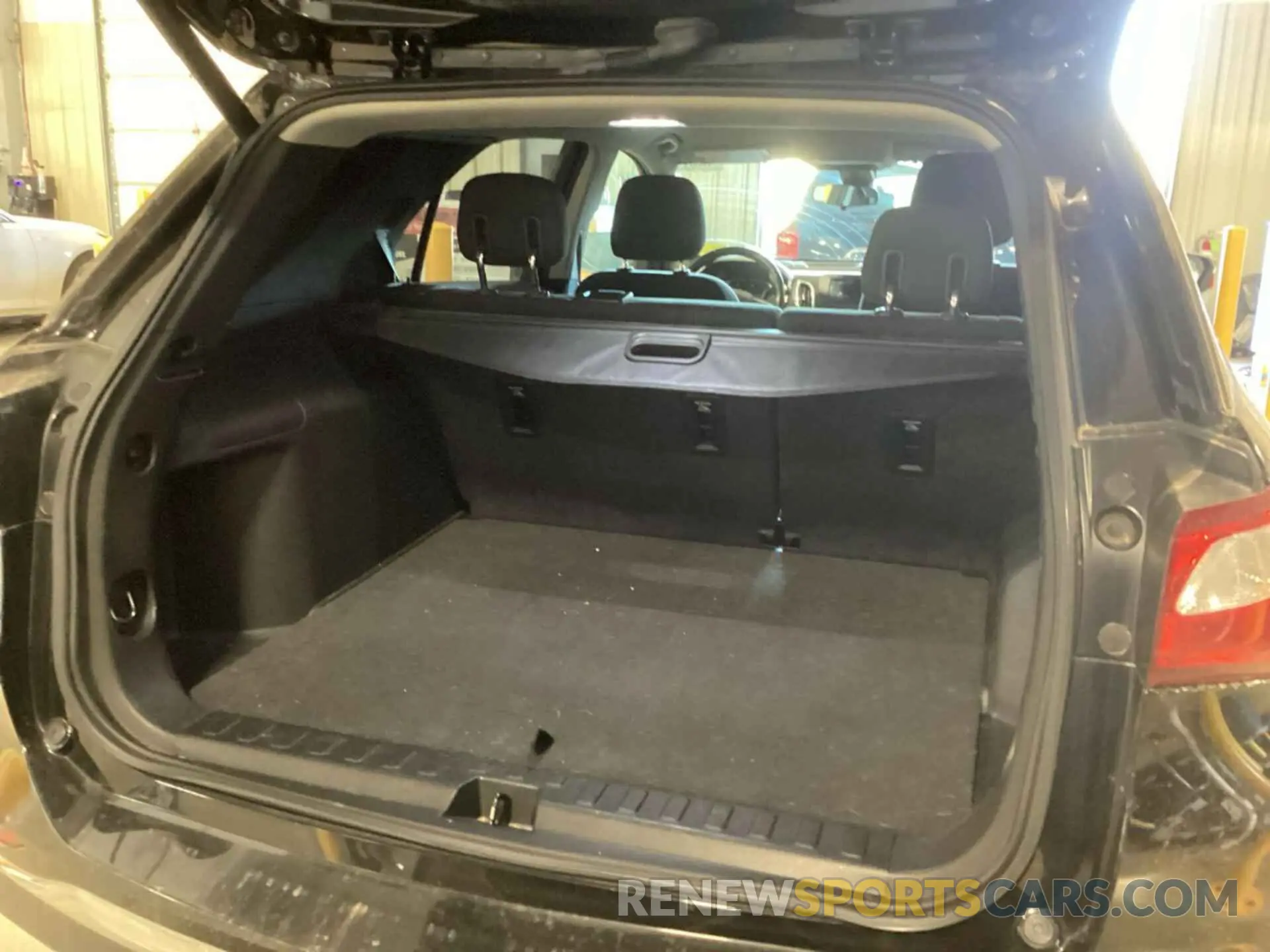 21 Photograph of a damaged car 2GNAXTEV9K6165388 CHEVROLET EQUINOX 2019
