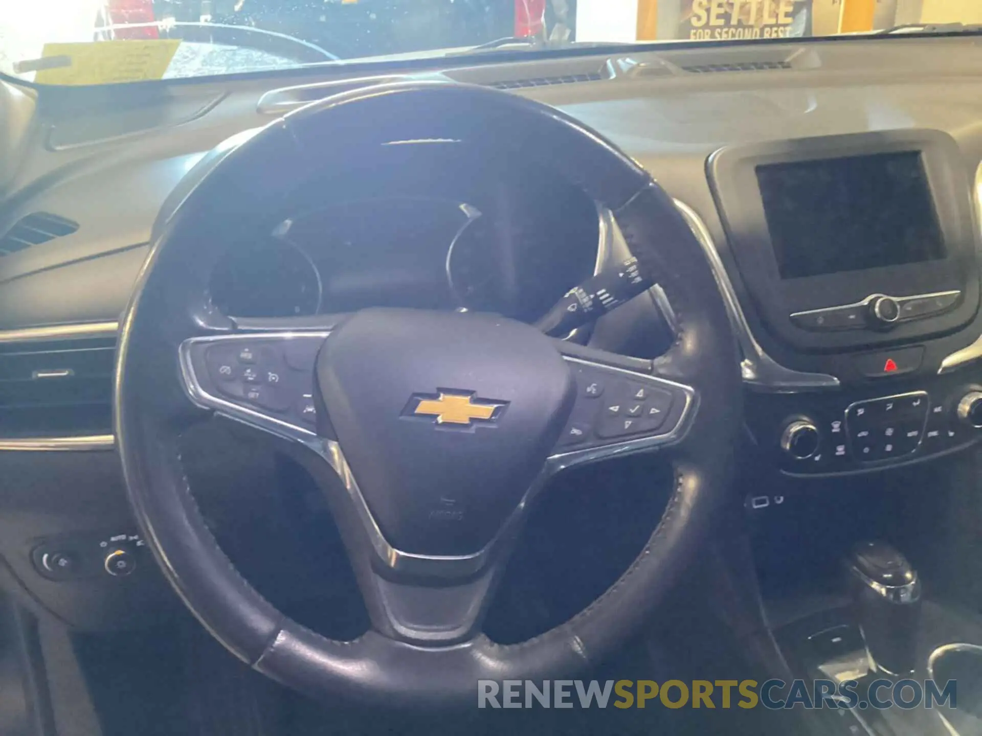 8 Photograph of a damaged car 2GNAXTEV9K6165388 CHEVROLET EQUINOX 2019