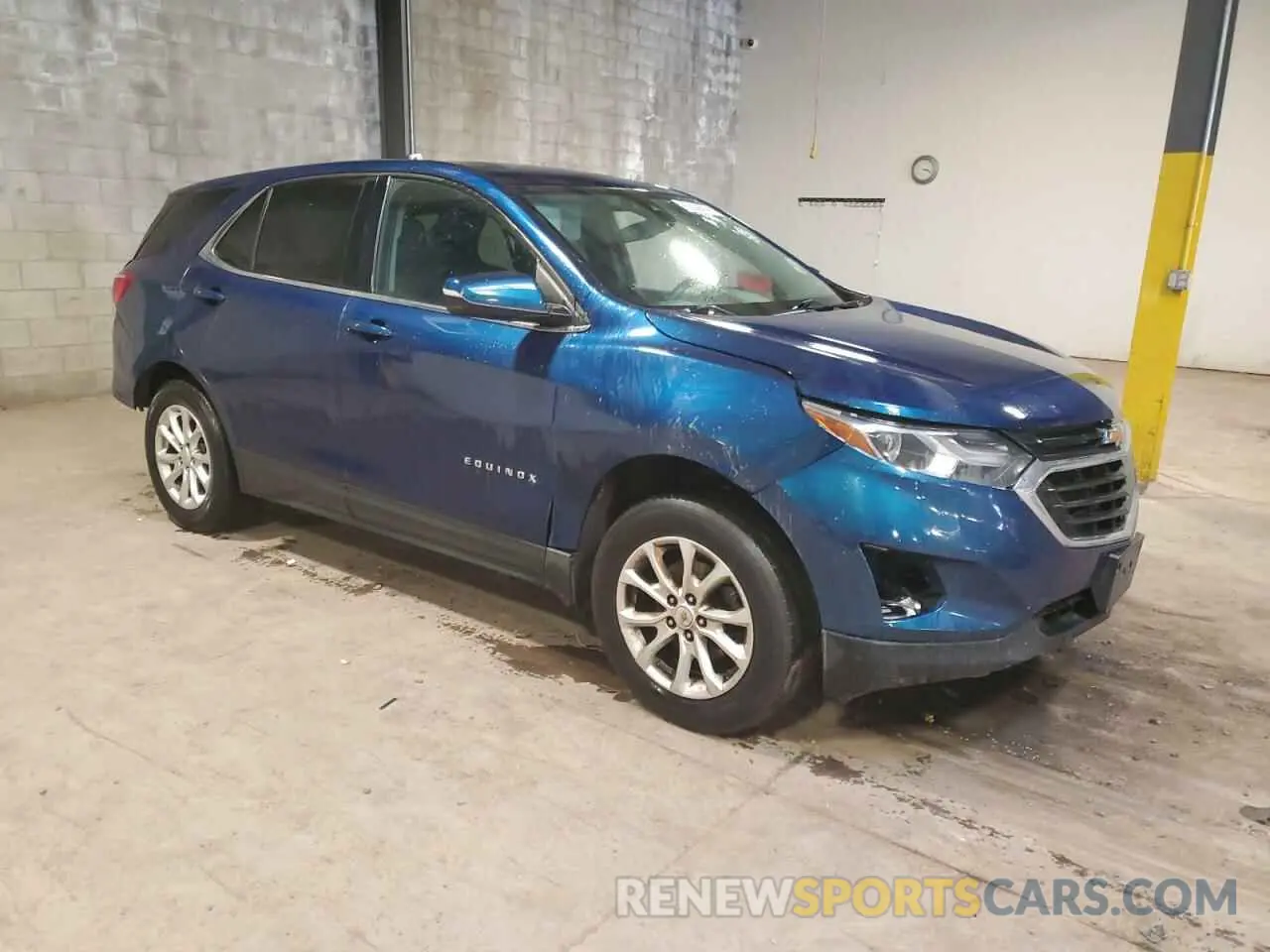 4 Photograph of a damaged car 2GNAXTEV9K6188511 CHEVROLET EQUINOX 2019