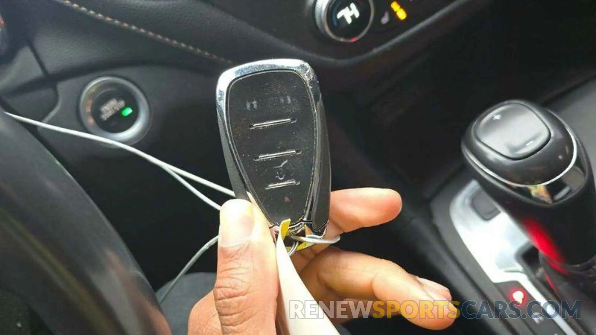 11 Photograph of a damaged car 2GNAXTEV9K6267564 CHEVROLET EQUINOX 2019