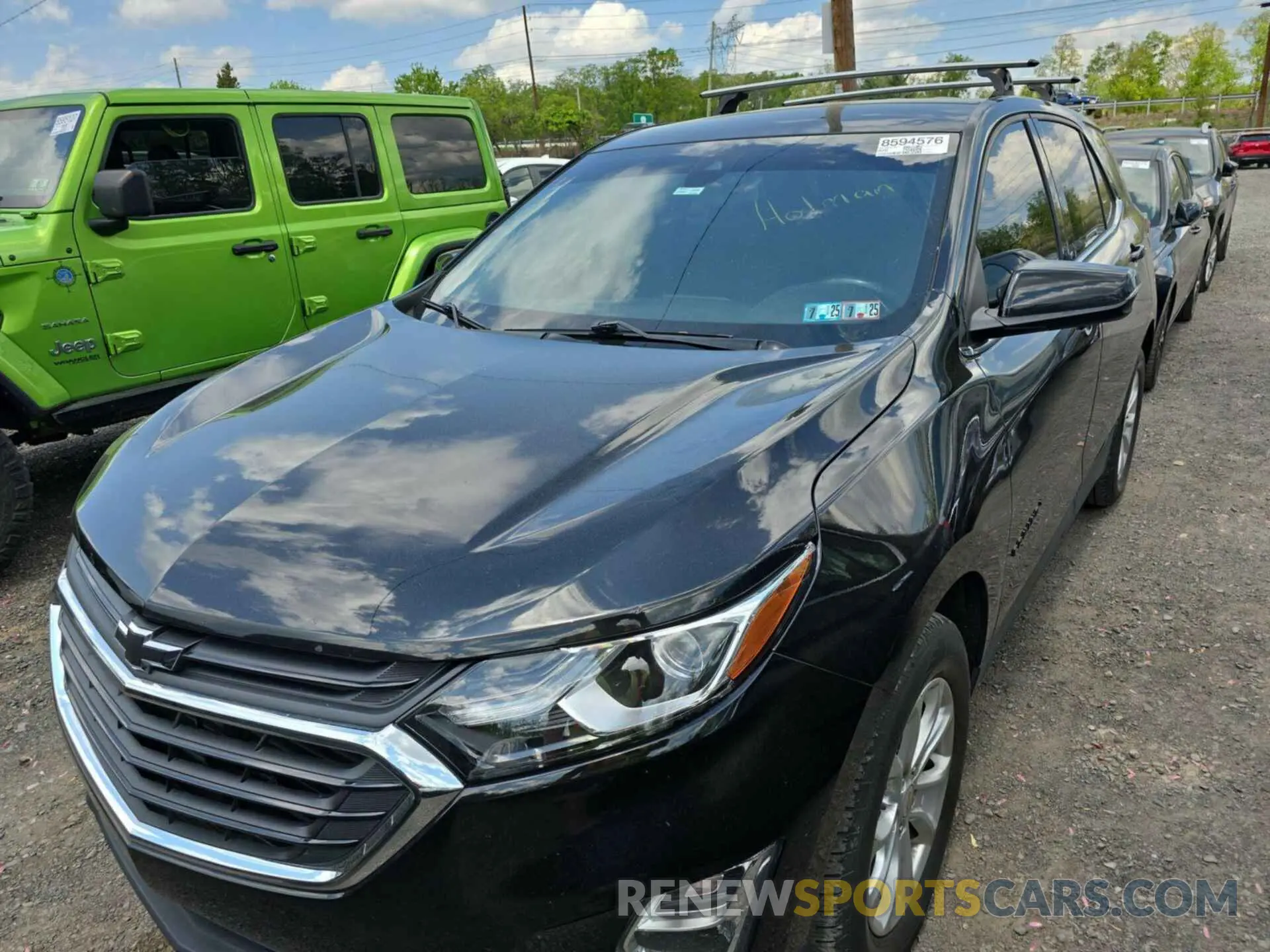 17 Photograph of a damaged car 2GNAXTEV9K6267564 CHEVROLET EQUINOX 2019
