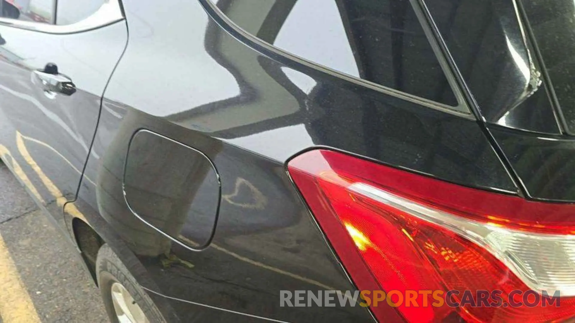 21 Photograph of a damaged car 2GNAXTEV9K6267564 CHEVROLET EQUINOX 2019