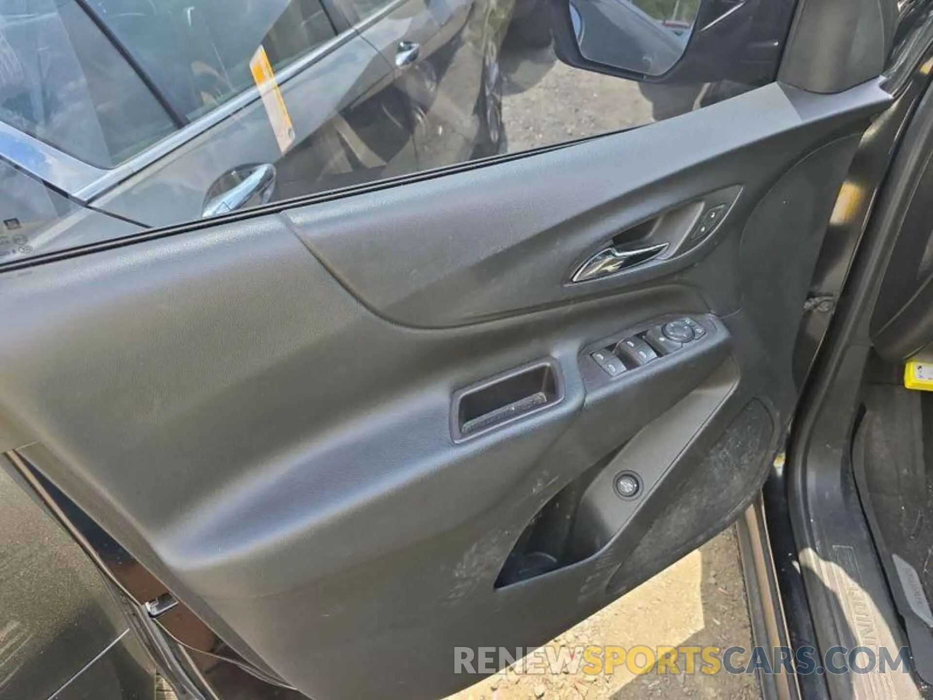 23 Photograph of a damaged car 2GNAXTEV9K6267564 CHEVROLET EQUINOX 2019