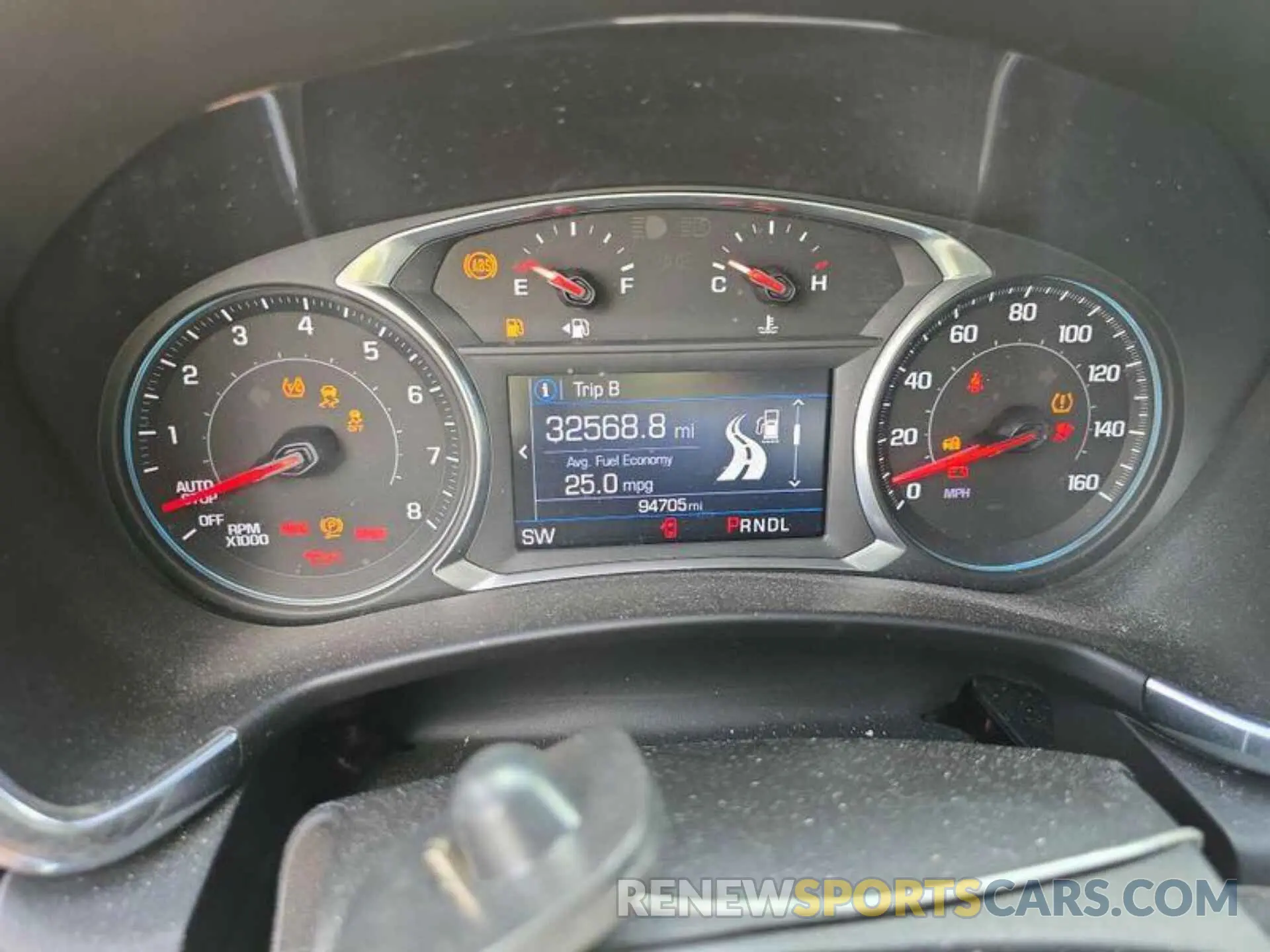 26 Photograph of a damaged car 2GNAXTEV9K6267564 CHEVROLET EQUINOX 2019