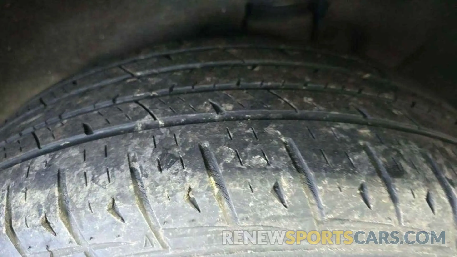 27 Photograph of a damaged car 2GNAXTEV9K6267564 CHEVROLET EQUINOX 2019