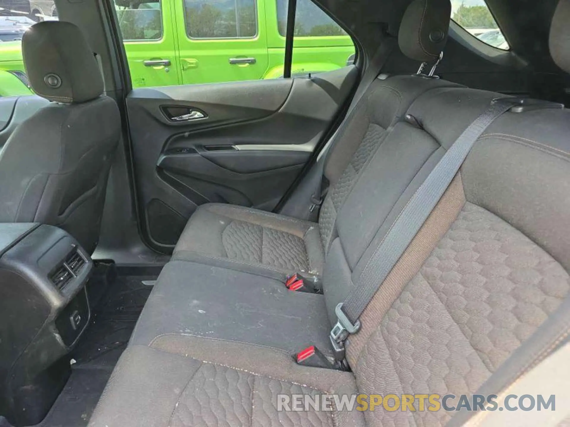 9 Photograph of a damaged car 2GNAXTEV9K6267564 CHEVROLET EQUINOX 2019