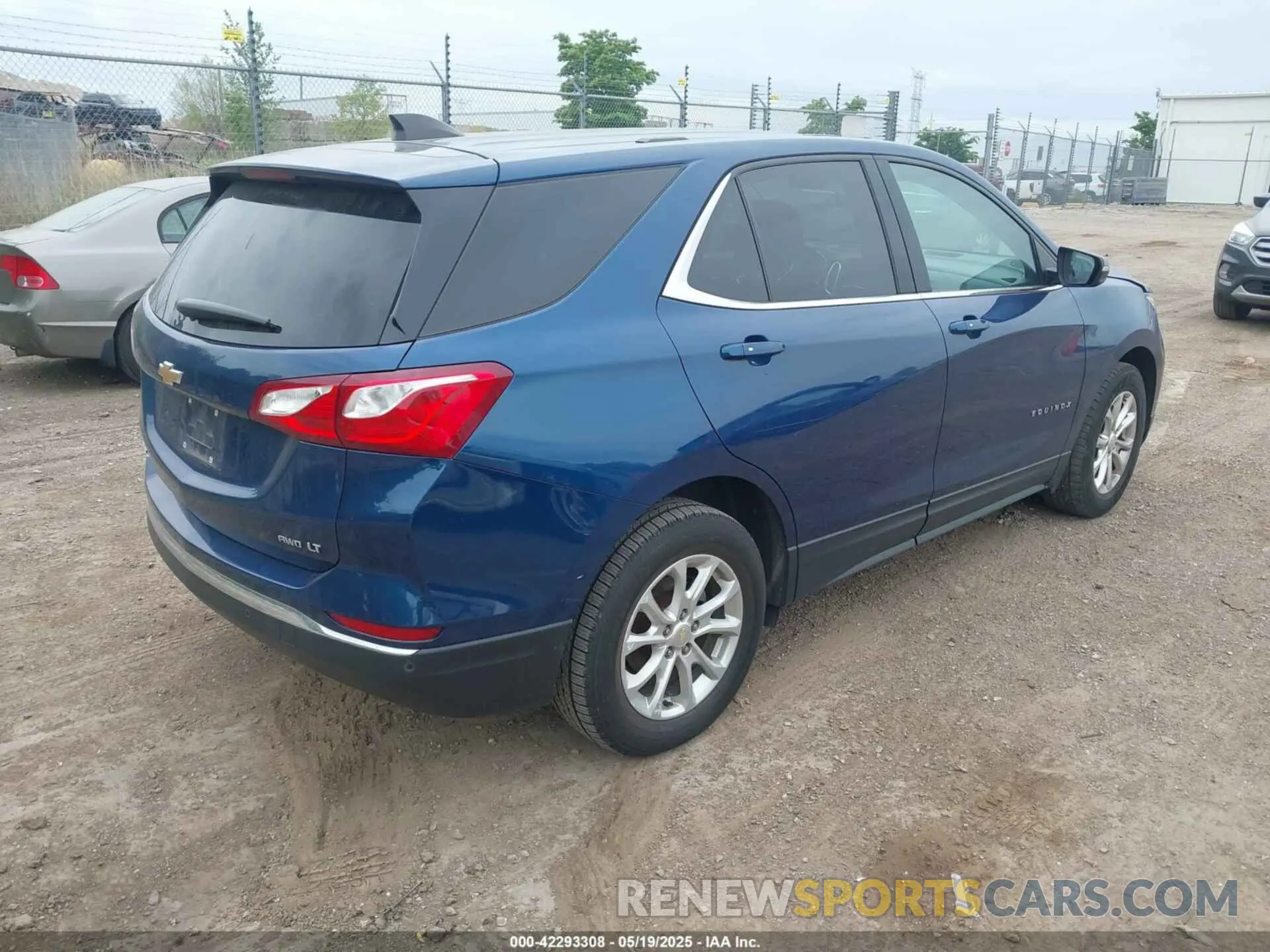 4 Photograph of a damaged car 2GNAXTEVXK6174908 CHEVROLET EQUINOX 2019