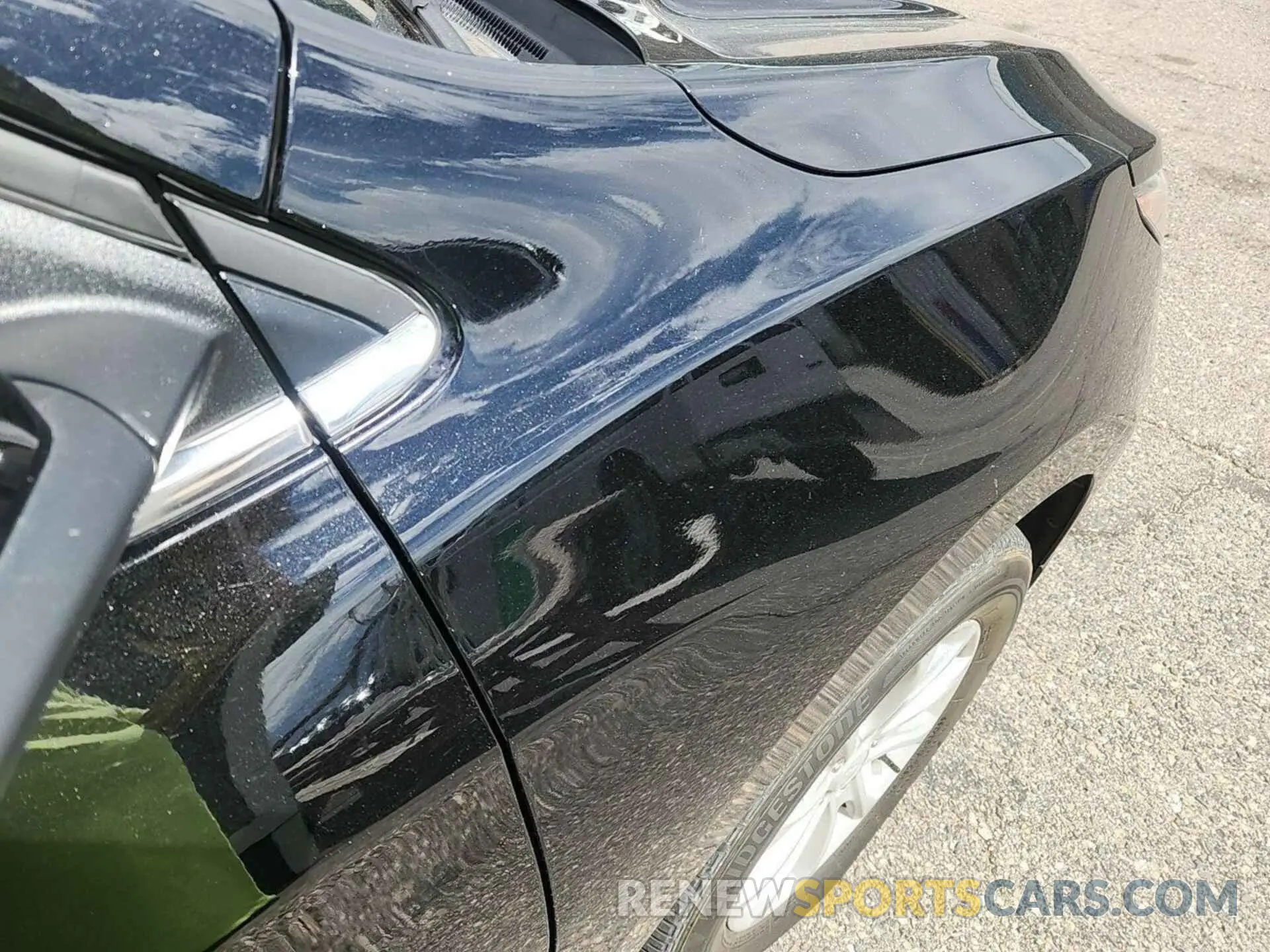 19 Photograph of a damaged car 2GNAXTEVXK6198058 CHEVROLET EQUINOX 2019