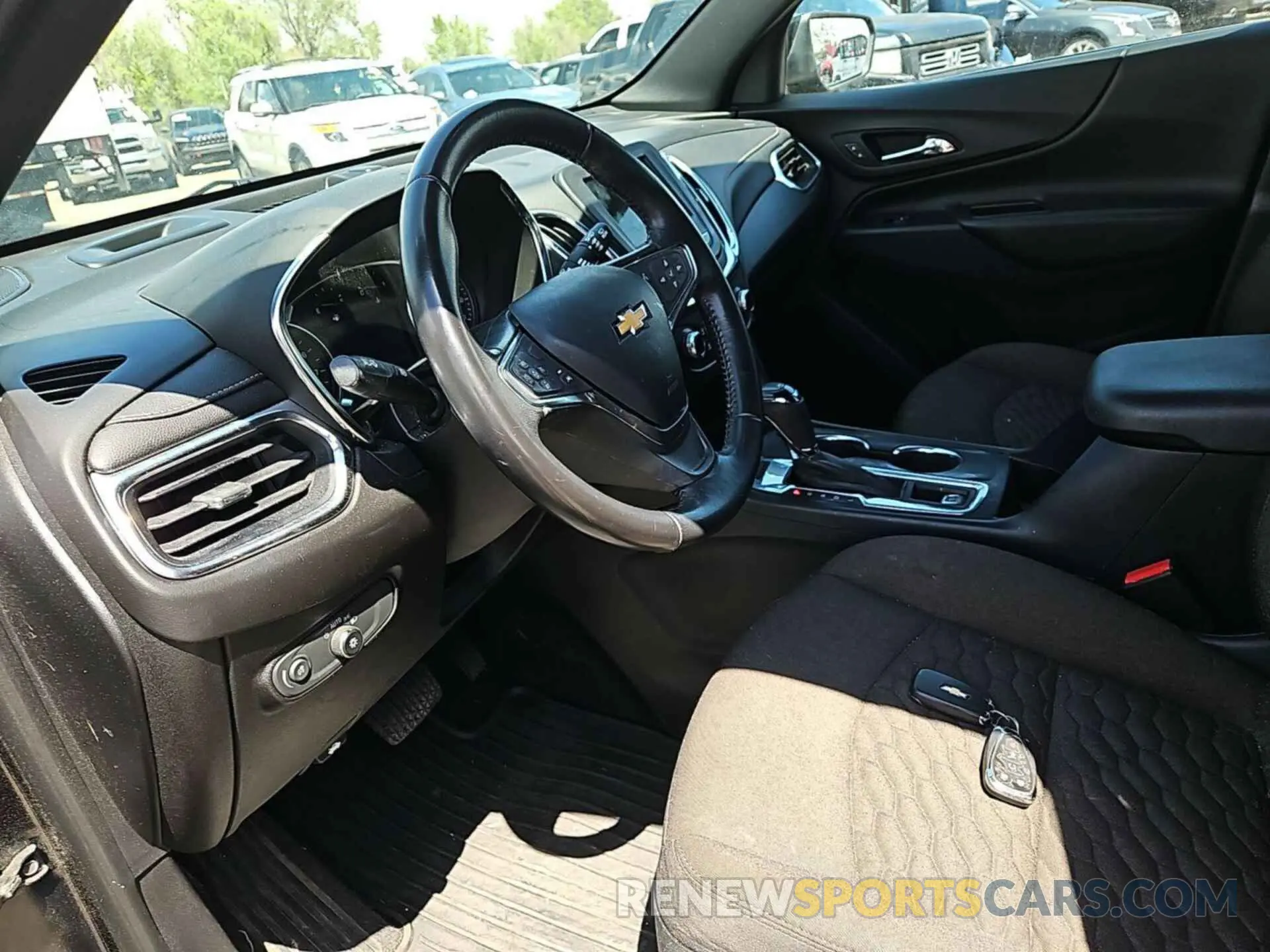 2 Photograph of a damaged car 2GNAXTEVXK6198058 CHEVROLET EQUINOX 2019
