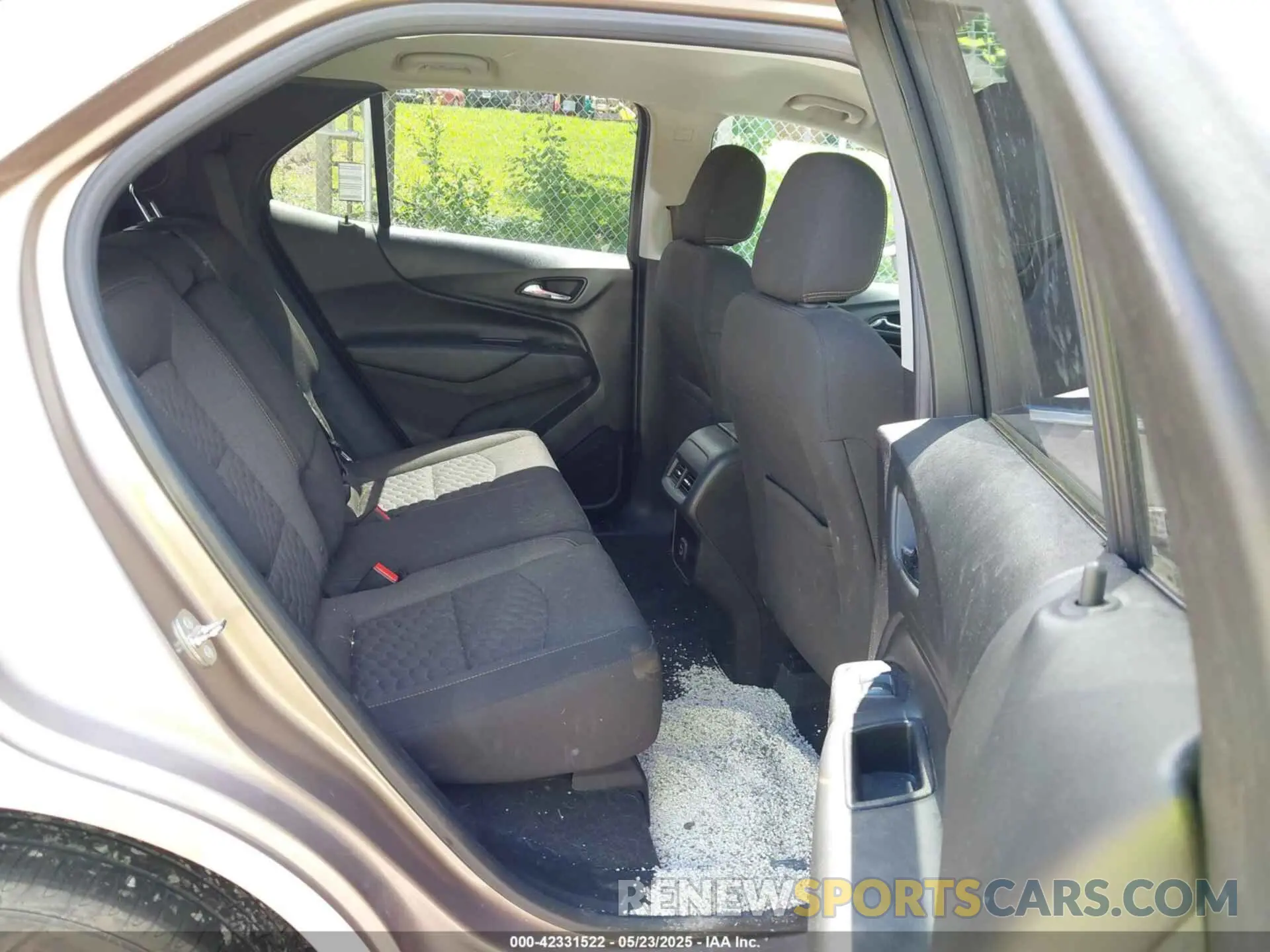 8 Photograph of a damaged car 2GNAXTEVXK6232662 CHEVROLET EQUINOX 2019