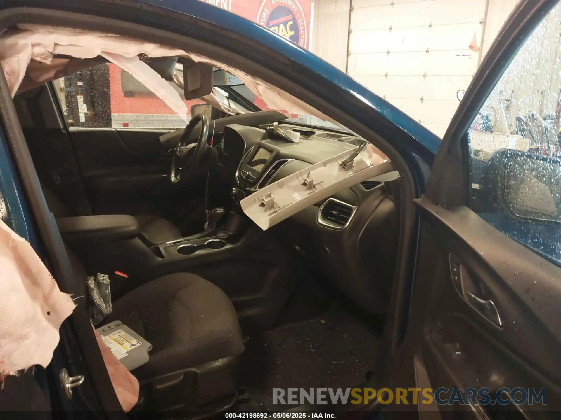 5 Photograph of a damaged car 2GNAXTEVXK6235710 CHEVROLET EQUINOX 2019