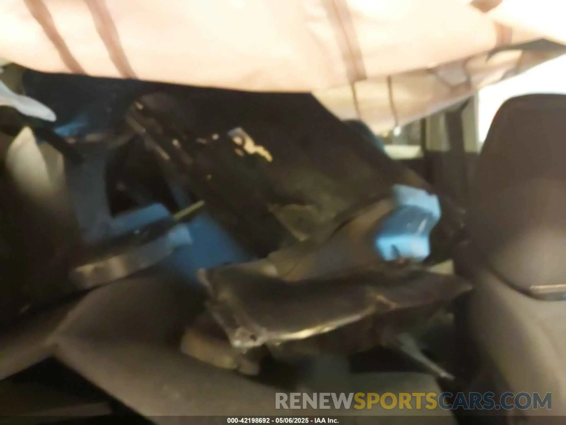 8 Photograph of a damaged car 2GNAXTEVXK6235710 CHEVROLET EQUINOX 2019