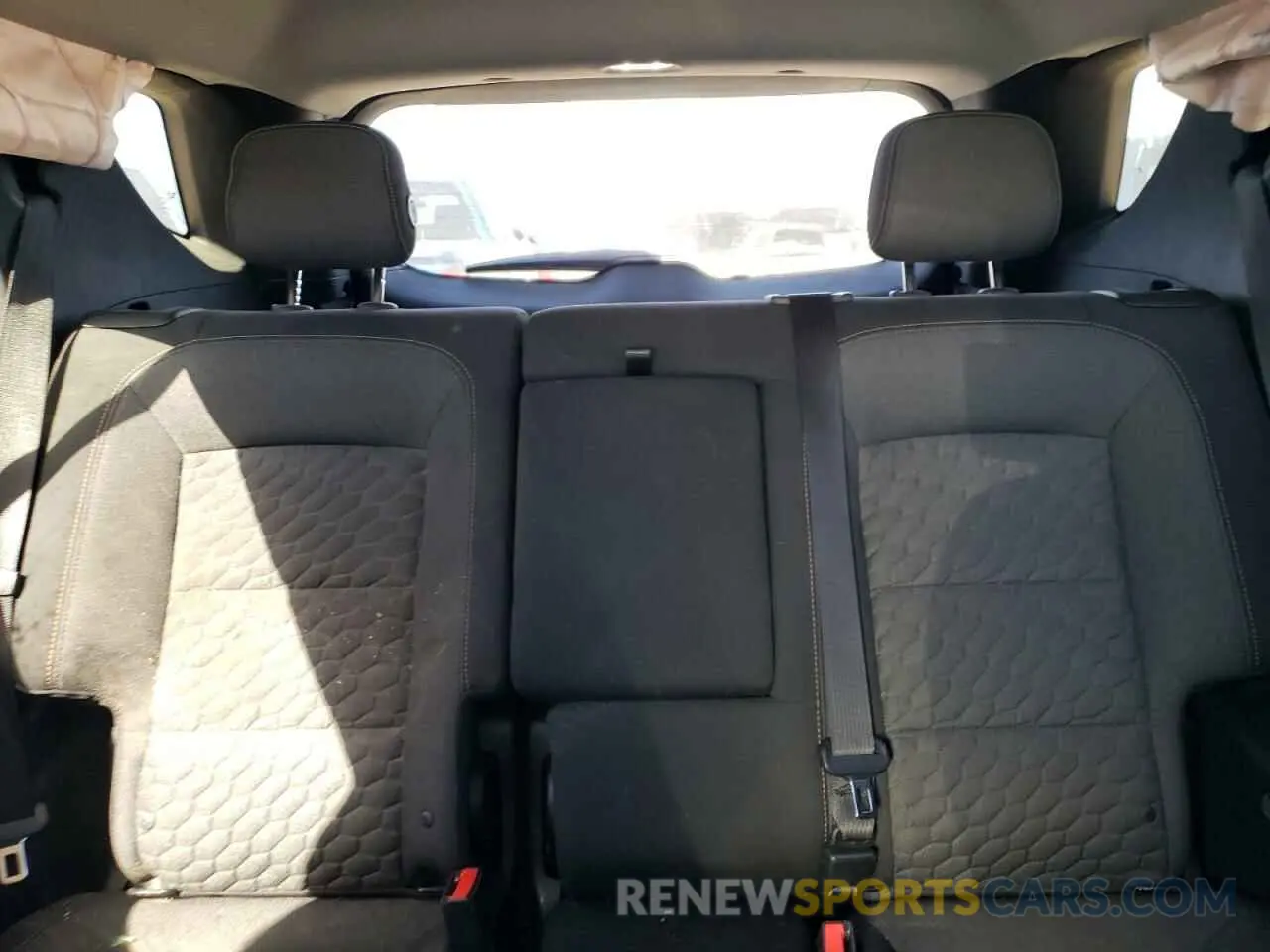 10 Photograph of a damaged car 2GNAXTEVXK6236145 CHEVROLET EQUINOX 2019