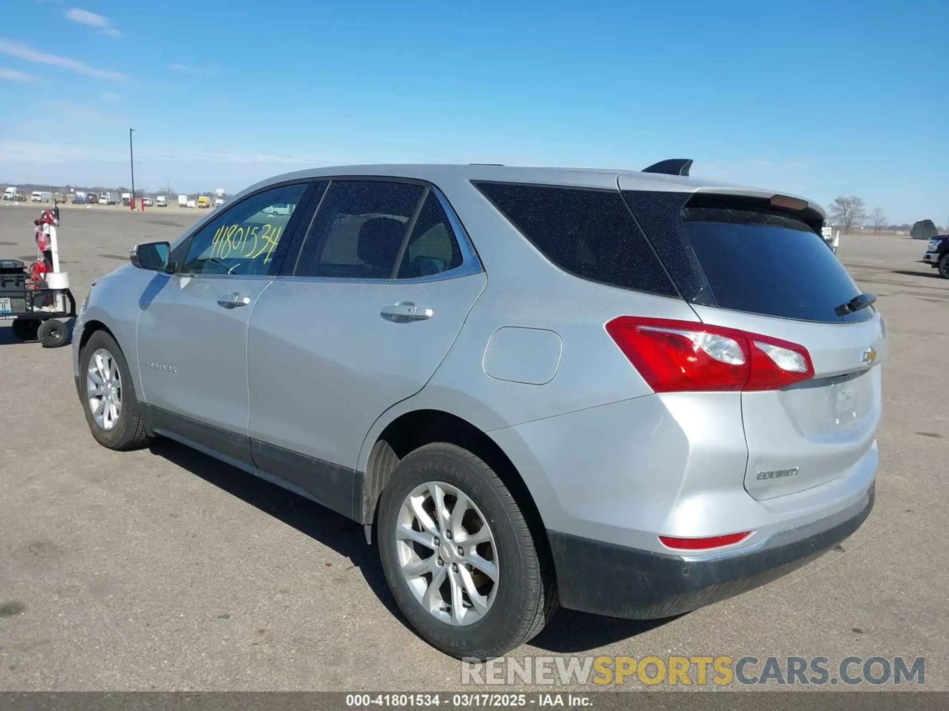 3 Photograph of a damaged car 2GNAXTEVXK6240924 CHEVROLET EQUINOX 2019