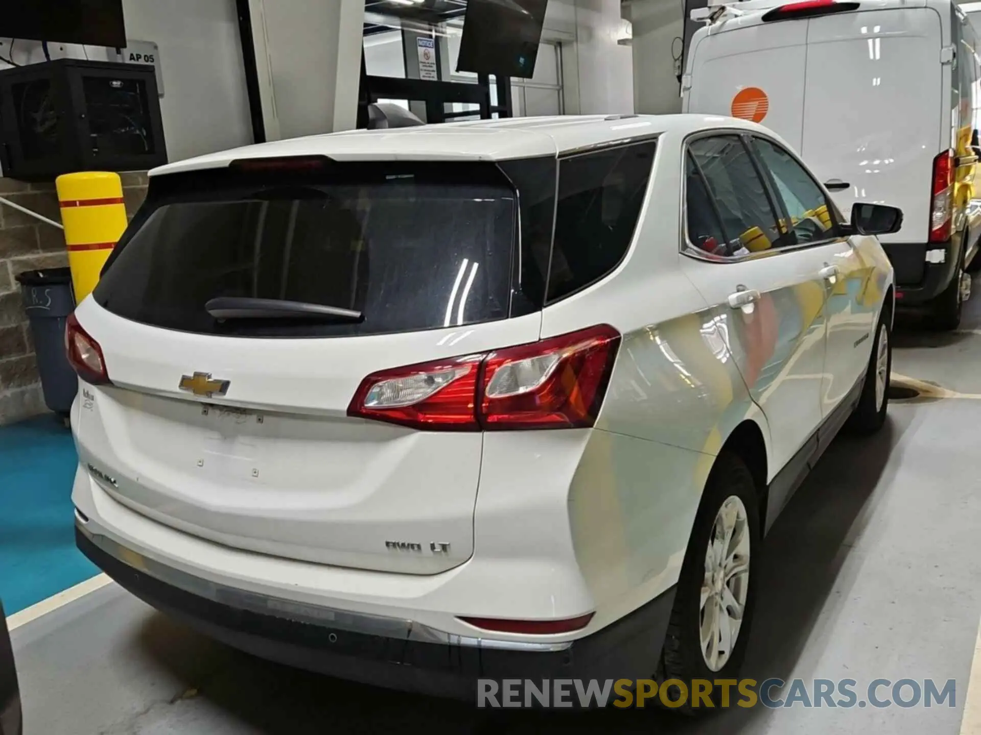 2 Photograph of a damaged car 2GNAXTEVXK6258081 CHEVROLET EQUINOX 2019