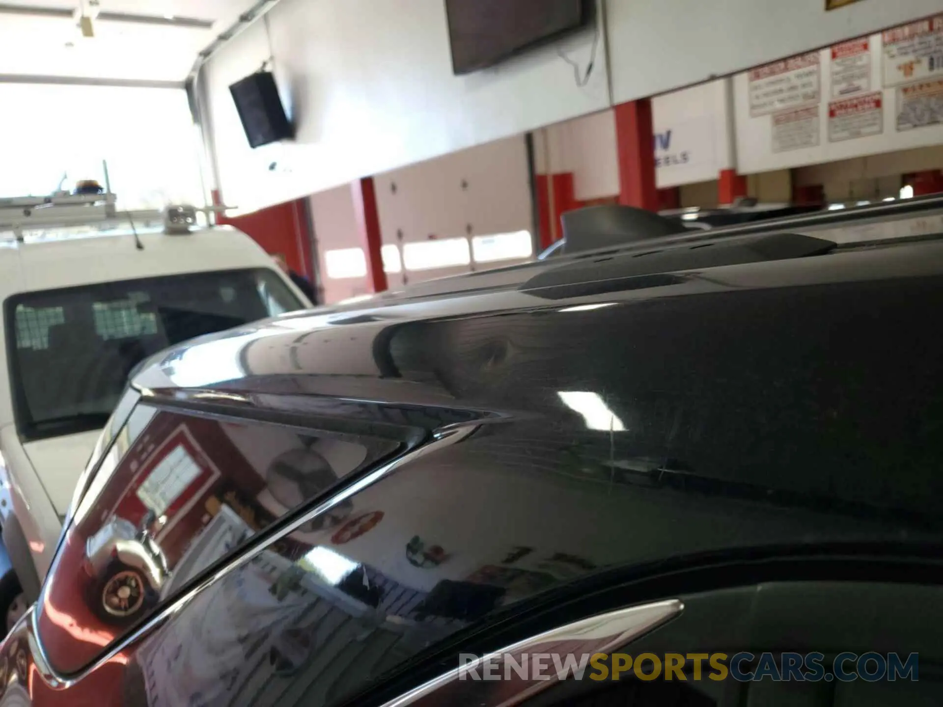 10 Photograph of a damaged car 2GNAXTEVXK6258193 CHEVROLET EQUINOX 2019