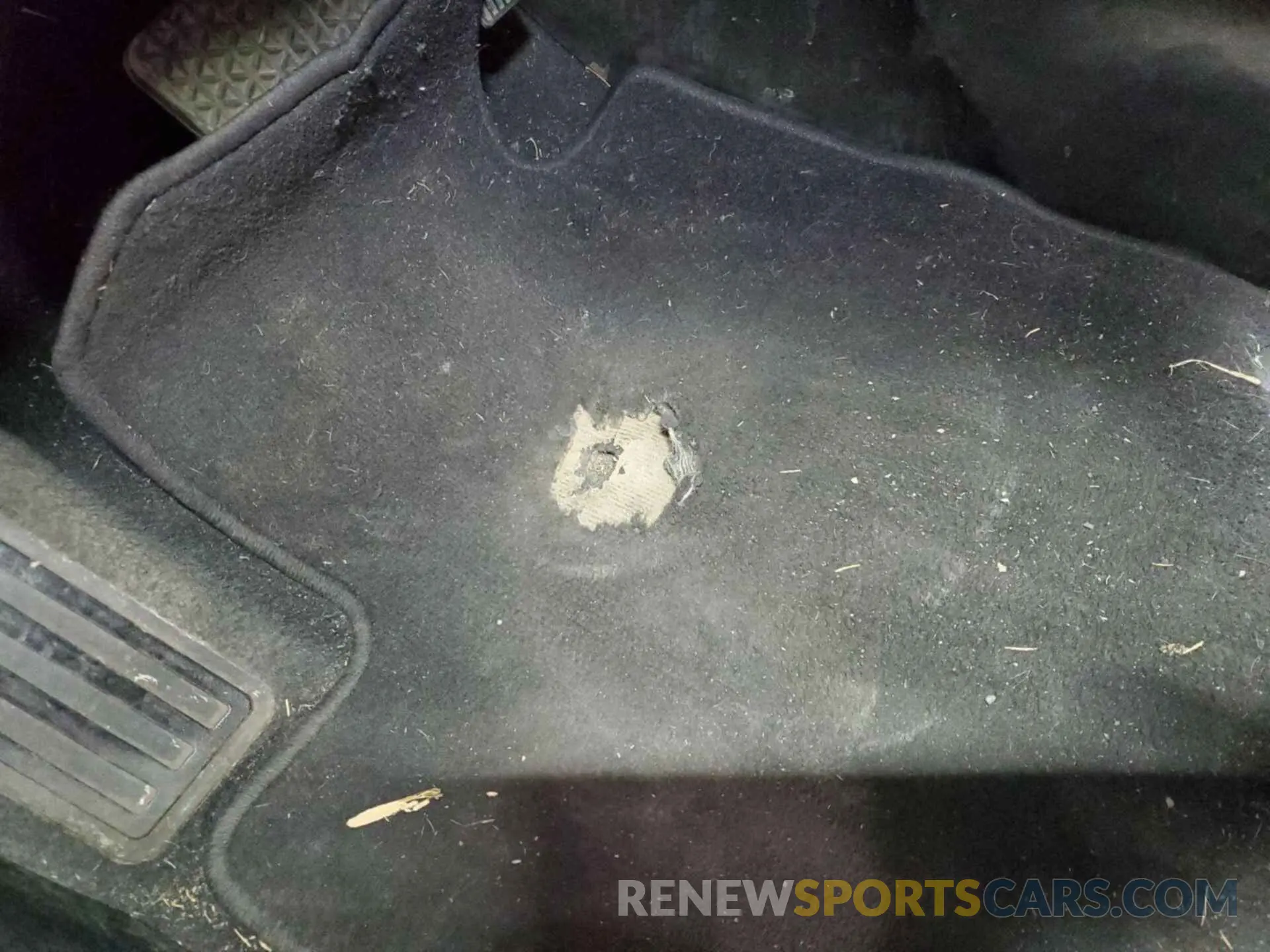 21 Photograph of a damaged car 2GNAXTEVXK6258193 CHEVROLET EQUINOX 2019